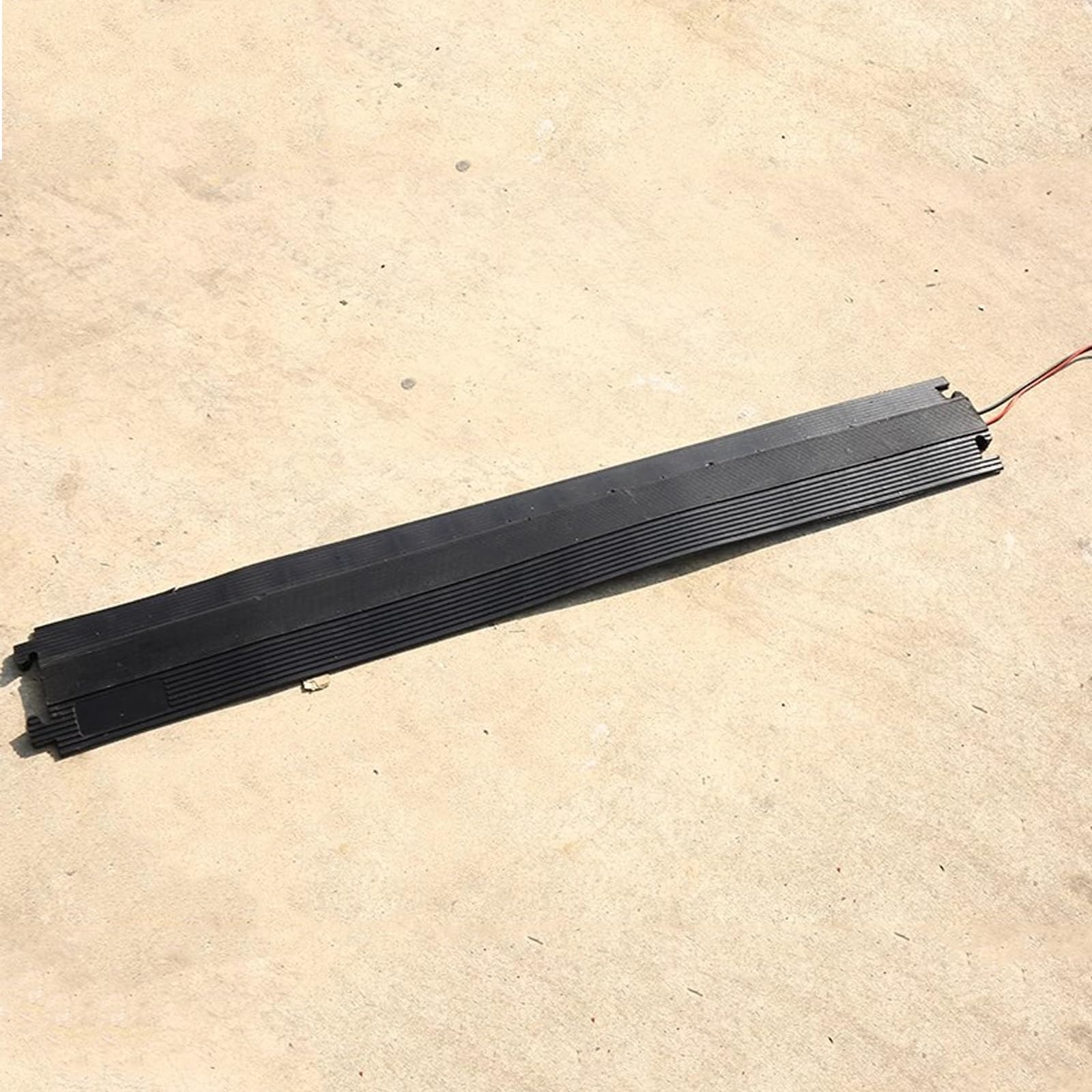 Rampa Protectora de Cables de un Solo Canal, Canaleta Cables Suelo, Pasacables Suelo, con Hebilla de Bloqueo(1Channel-4Pack)