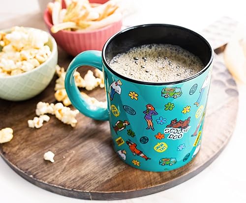 Miniatura 7 de Toynk Scooby-Doo - Taza de cerámica con patrón de calcomanías | Taza de café grande para expreso, cafeína, bebidas, artículos esenciales para el