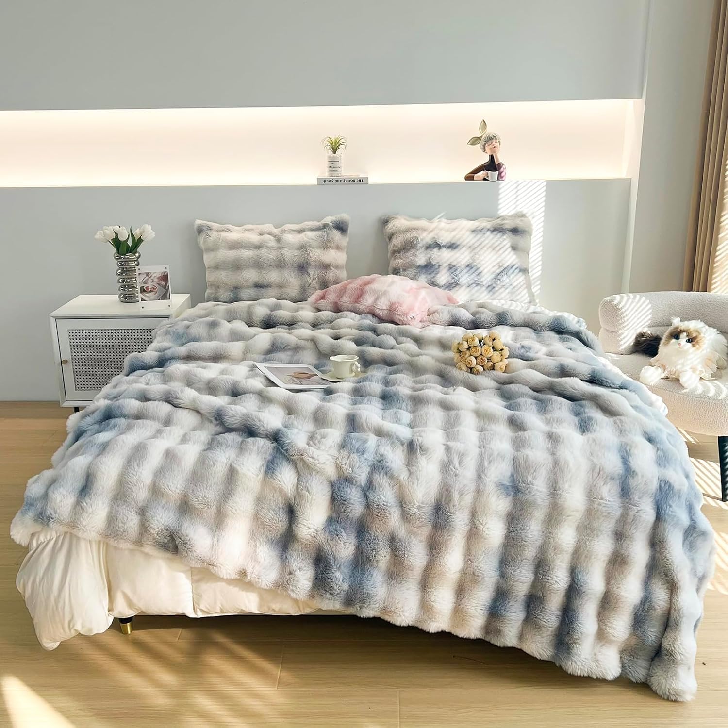 GKXLH Cute Thick Plush Rabbit Faux Fur Blanket(Gradient Blue Grey,180x230) — image 1