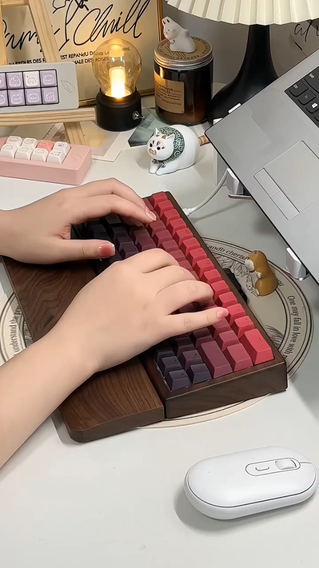 Amazon.com: YUNZII Gradient 127 Keys Cherry Profile PBT Dye
