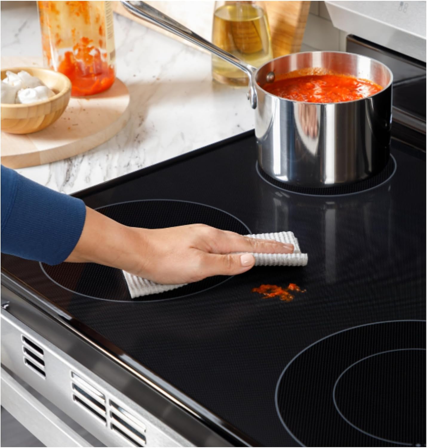GE GRF500PVBB 5.3 Cu. Ft. Black Freestanding Electric Range