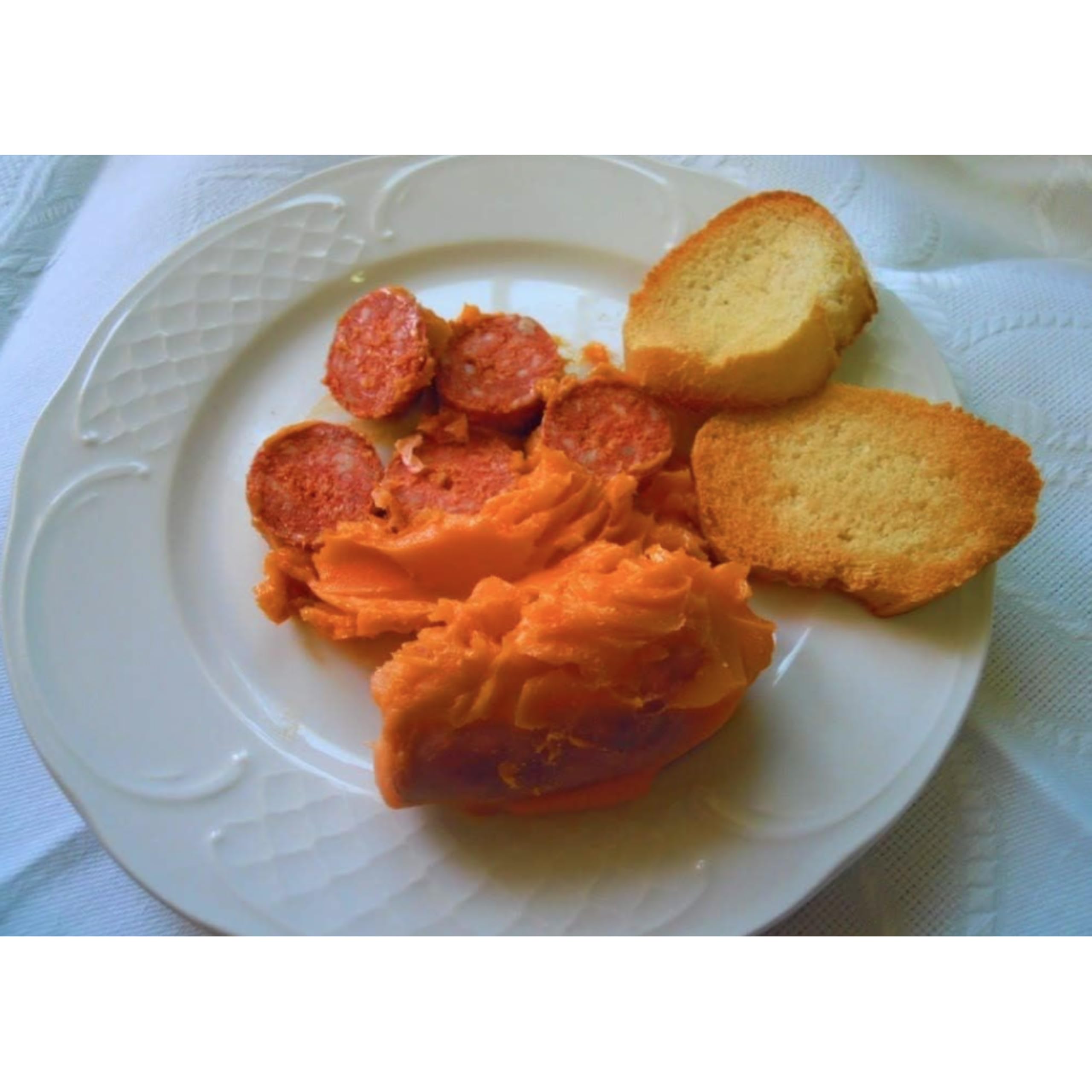 CHORIZO FRITO EN MANTECA 0,5 kg. "Disfruta del auténtico sabor de la serranía de Ronda con nuestro Chorizo Frito en Manteca"