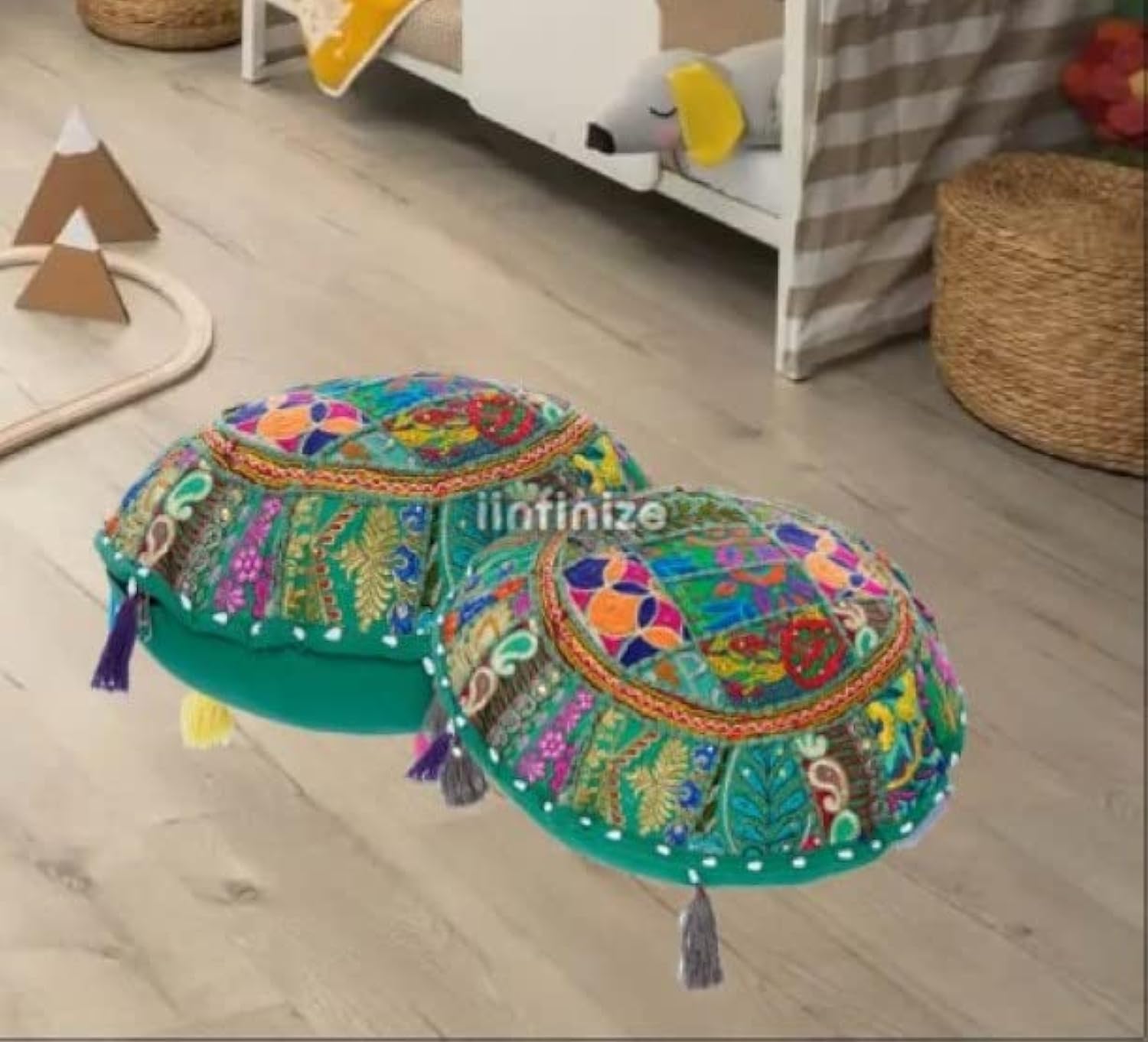 Housse de coussin Khambadiya verte en coton pour un salon bohème et chaleureux