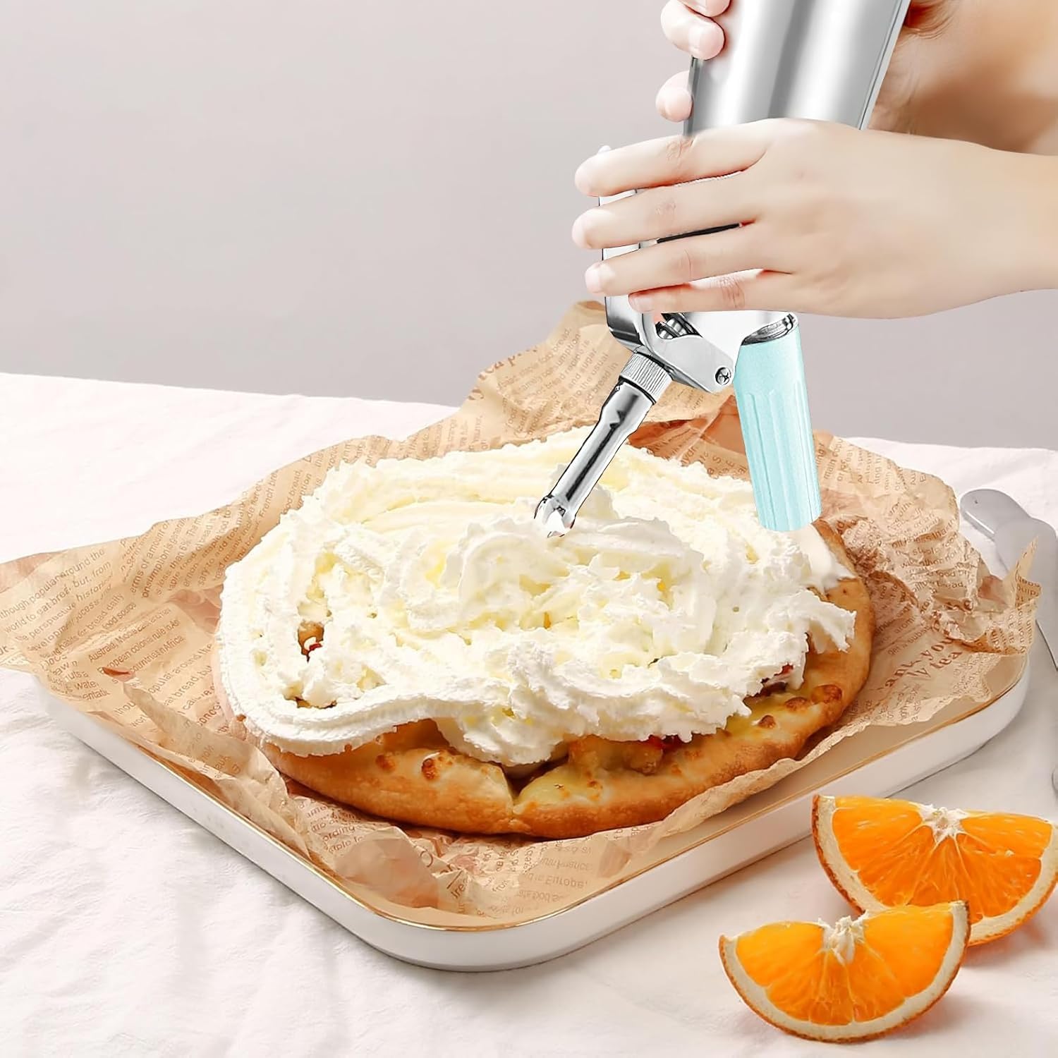 MALLOOM Siphon à Crème Chantilly Professionnel Siphon à Chantilly en Aluminium 500 ML / 1 Pinte avec 6 Douilles de Décoration, 1 Capuchon de Protection, 2 Brosses de Nettoyage