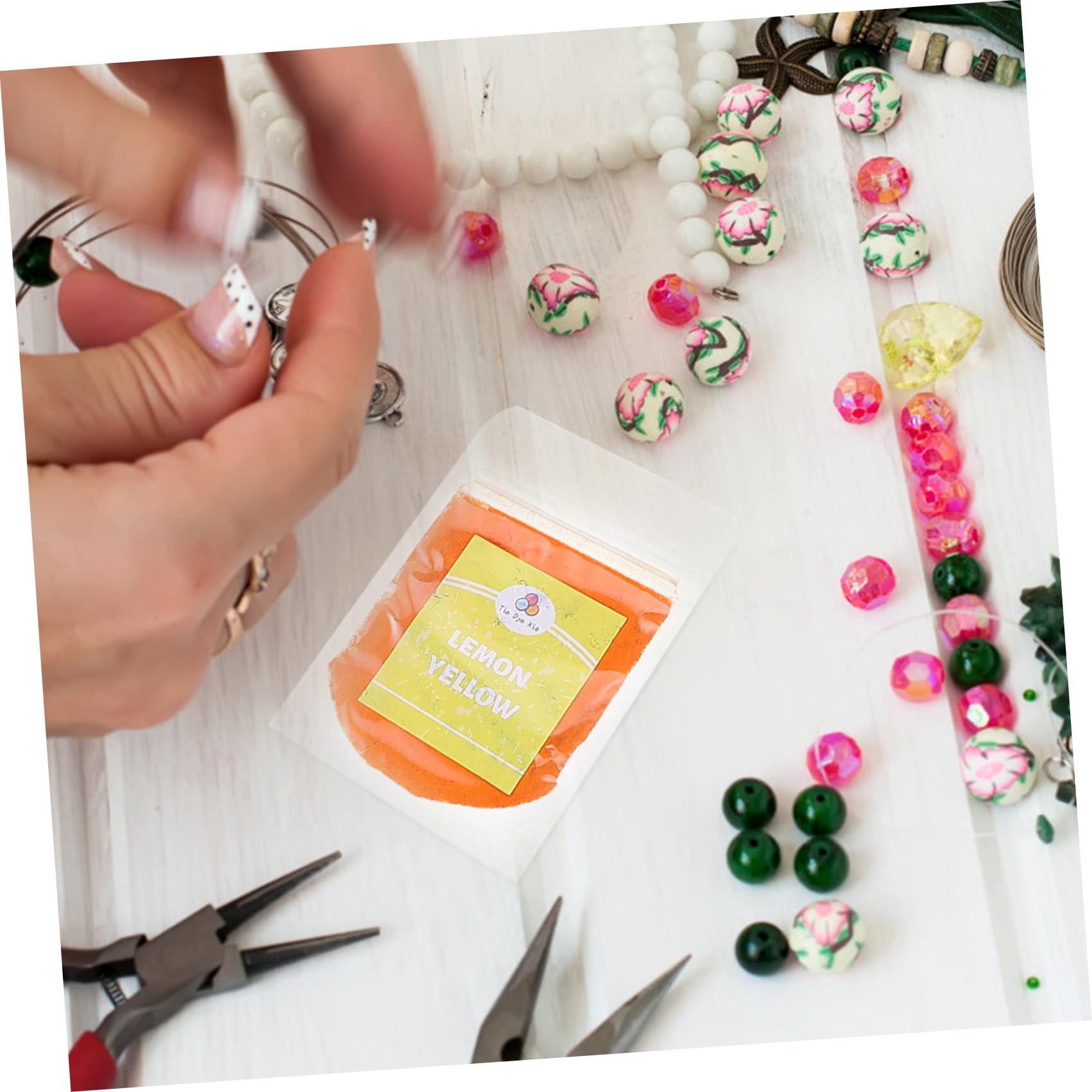 Set di Pigmenti in Polvere per Tie Dye 24 Colori, Colorante Sintetico per Tessuti come Gonne -shirt, per Artigianato e Progetti DIY Creativi