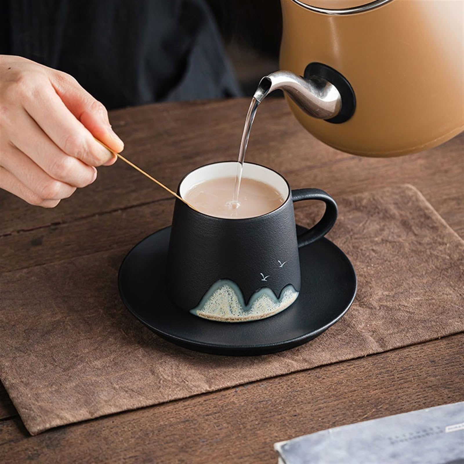 Kubek do herbaty Ręcznie malowany kubek do kawy Zestaw ceramiczny 200 ml Kubek podwieczorku Latte Domowy z łyżeczką(Czarny)