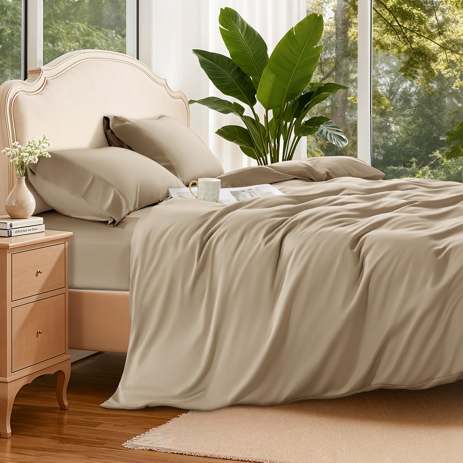 Photo 1 of Shilucheng 100% Silk Duvet Cover Set, Luxury 6A Mulberry Silk Comforter Cover, Smooth Cooling Breathable Duvet Cover 3 Piece with Zipper Closure (King,Champagne)