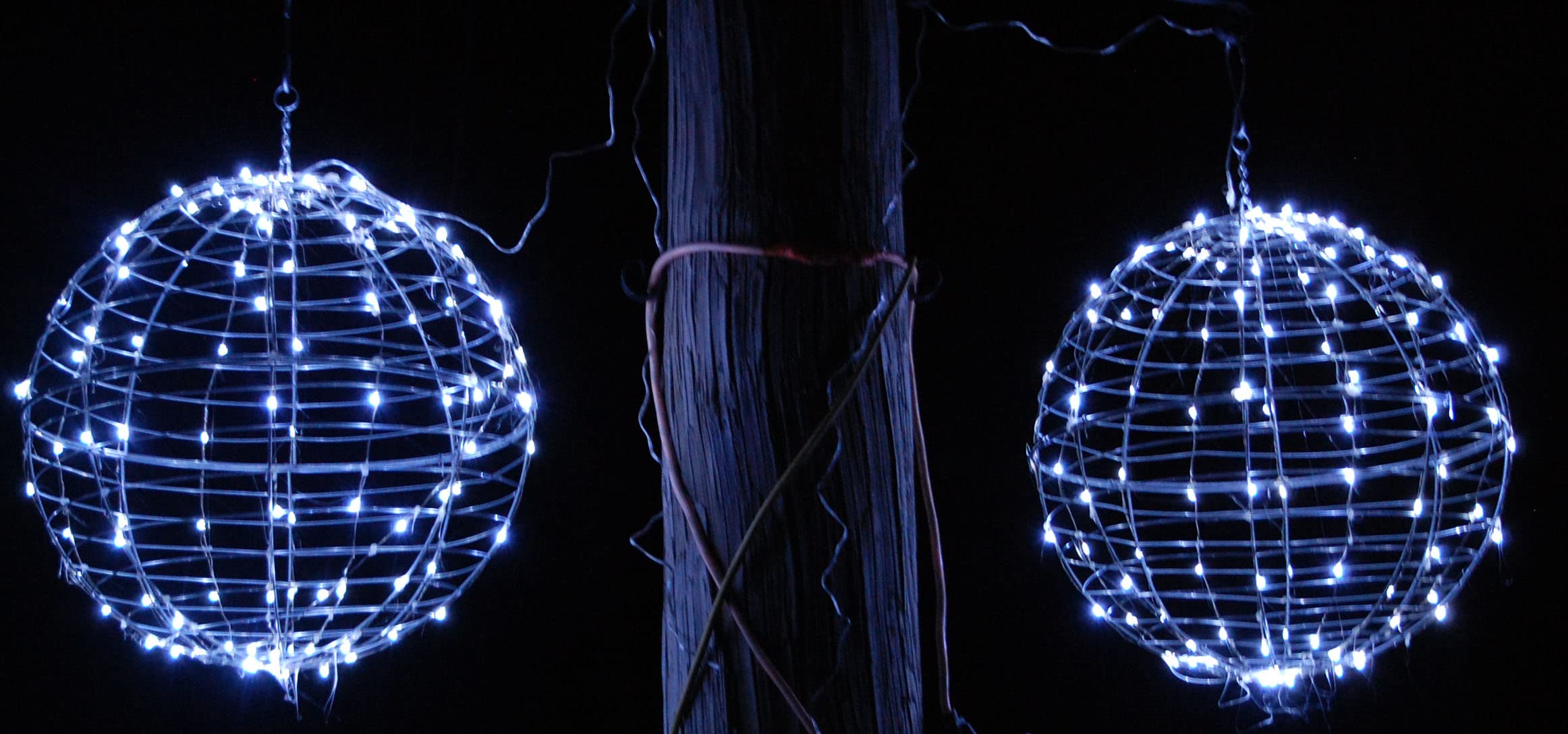 Topiary Art Works 24 inches Wire Sphere Globe