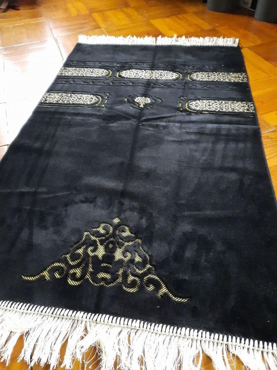 Islamic/Muslim Prayer Mat/Rug - Janamaz - Sajda - سجادة صلاه - جائے نماز - نماز آسنوں - प्रार्थना आसनों - seccade (Black)