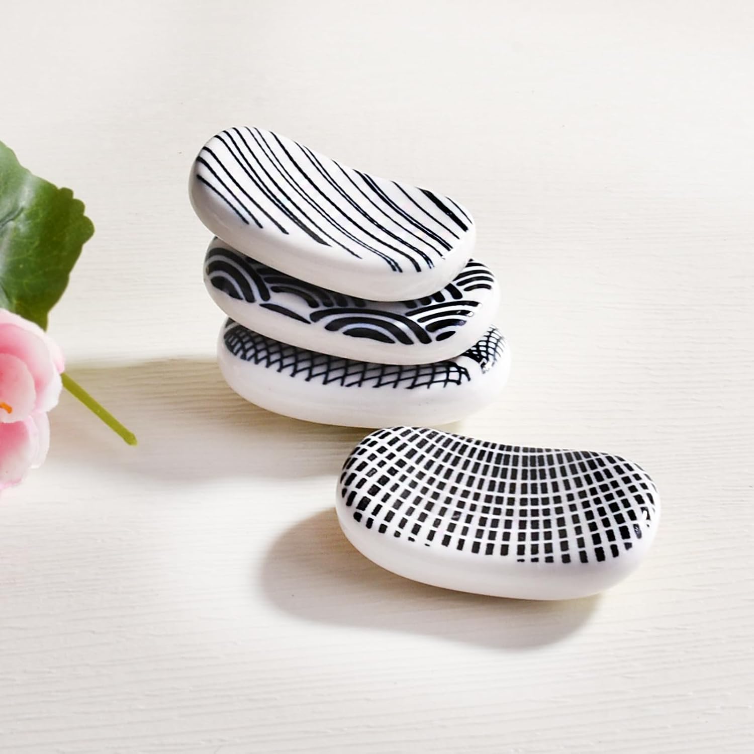 4-Piece Ceramic Chopstick Rest Set, Japanese Style Black and White Geometric Pattern Chopstick Holders Porcelain Tabletop Spoon Fork Rest for Home Kitchen and Dining Table