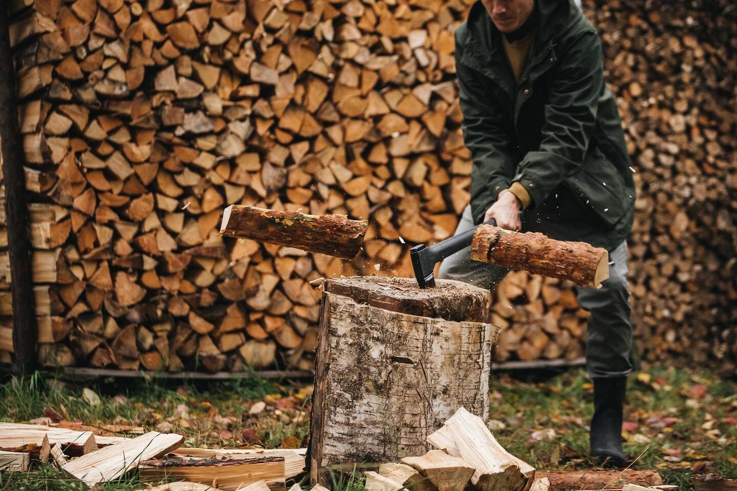 Fiskars Splitting Axe L, Solid, with Blade and Transport Protection, Non-Stick Coating, Steel Blade/Fibreglass Reinforced Plastic Handle, Black/Orange, A19, Length: 65 cm, 1.6 kg, 1052044