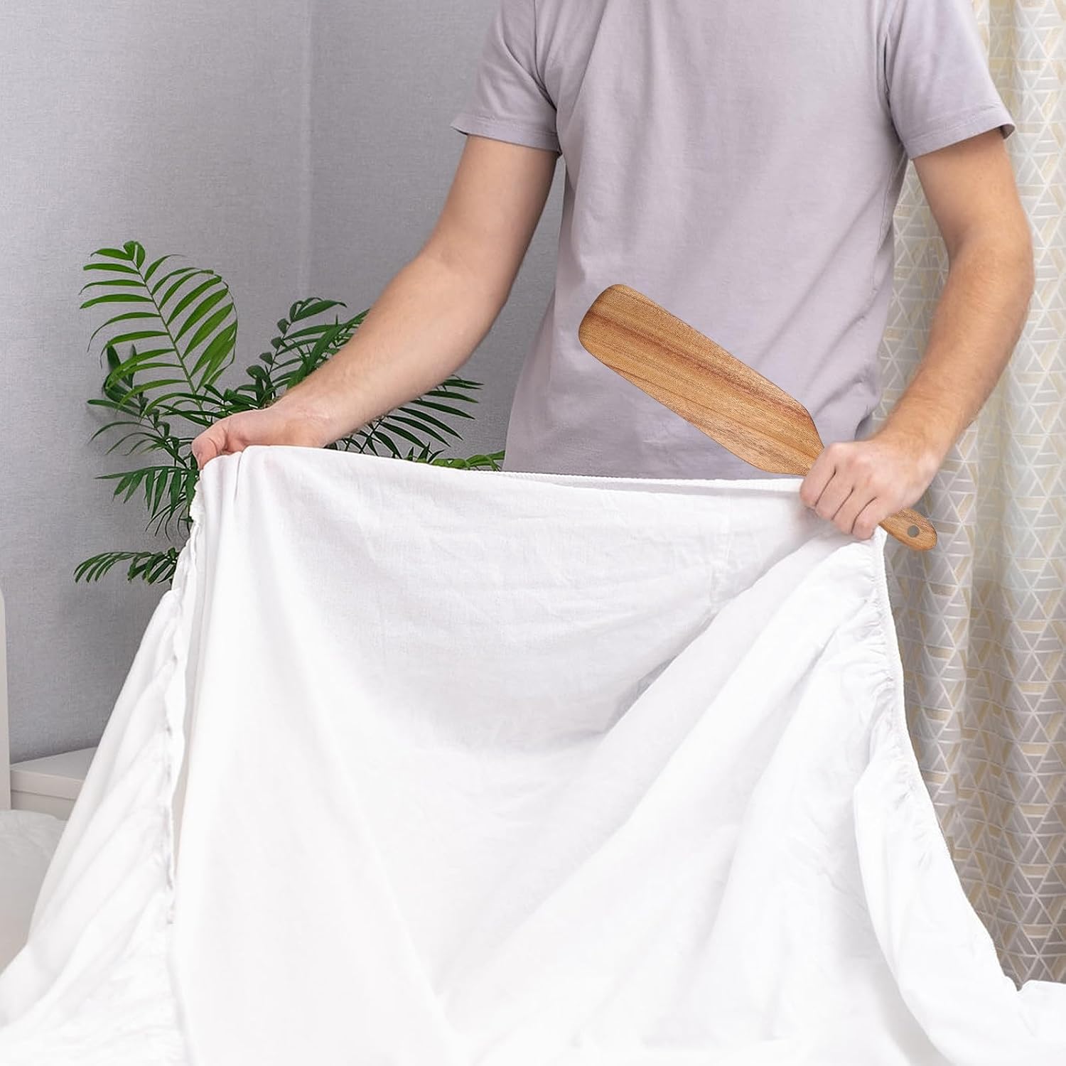 TOYANDONA Mattress Lifter for Changing Sheets - Ergonomic Bed Sheet Change Tool with Comfortable Handle Reusable Mattress Lifting Tool for Making and Back Support 13.18X2.36X0.39In