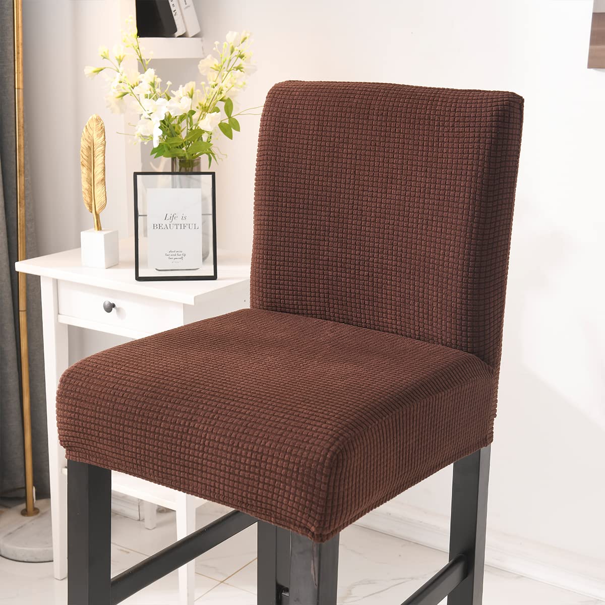 Housse de chaise extensible beige lot de 2 pour sublimer votre coin bar et cuisine