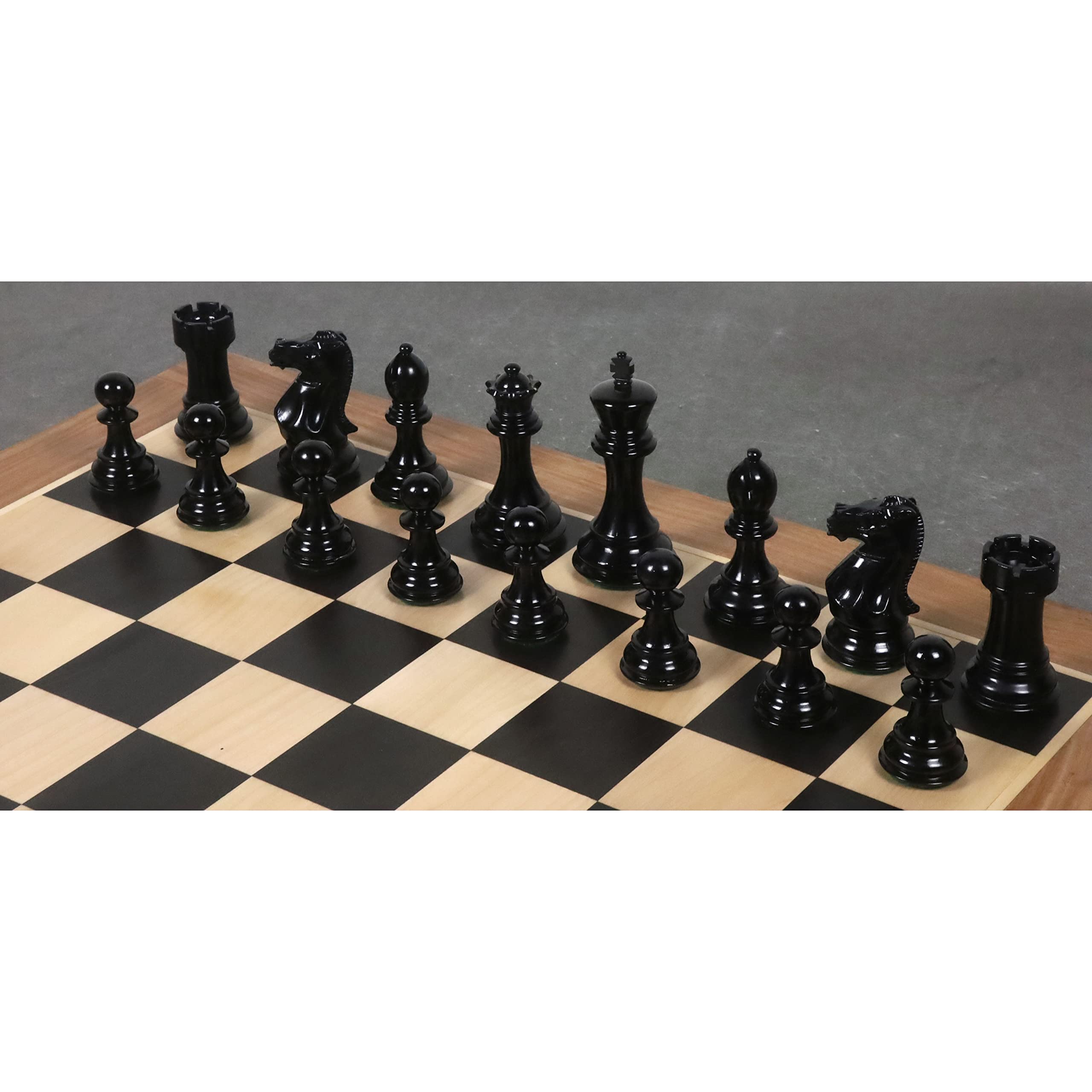 Royal Chess Mall - 4.1 " Pro Staunton Bianco e Nero Laccati Scacchi IN Legno Pezzi Solo Set