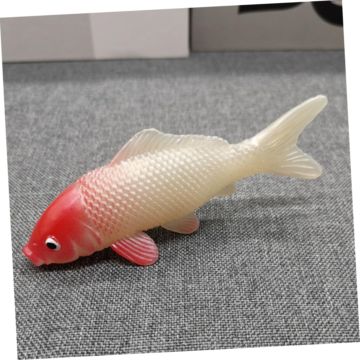 Amazon.co.jp: TENDYCOCO 8個仿真锦鲤模型 道具装飾 写真撮影用 水族館 