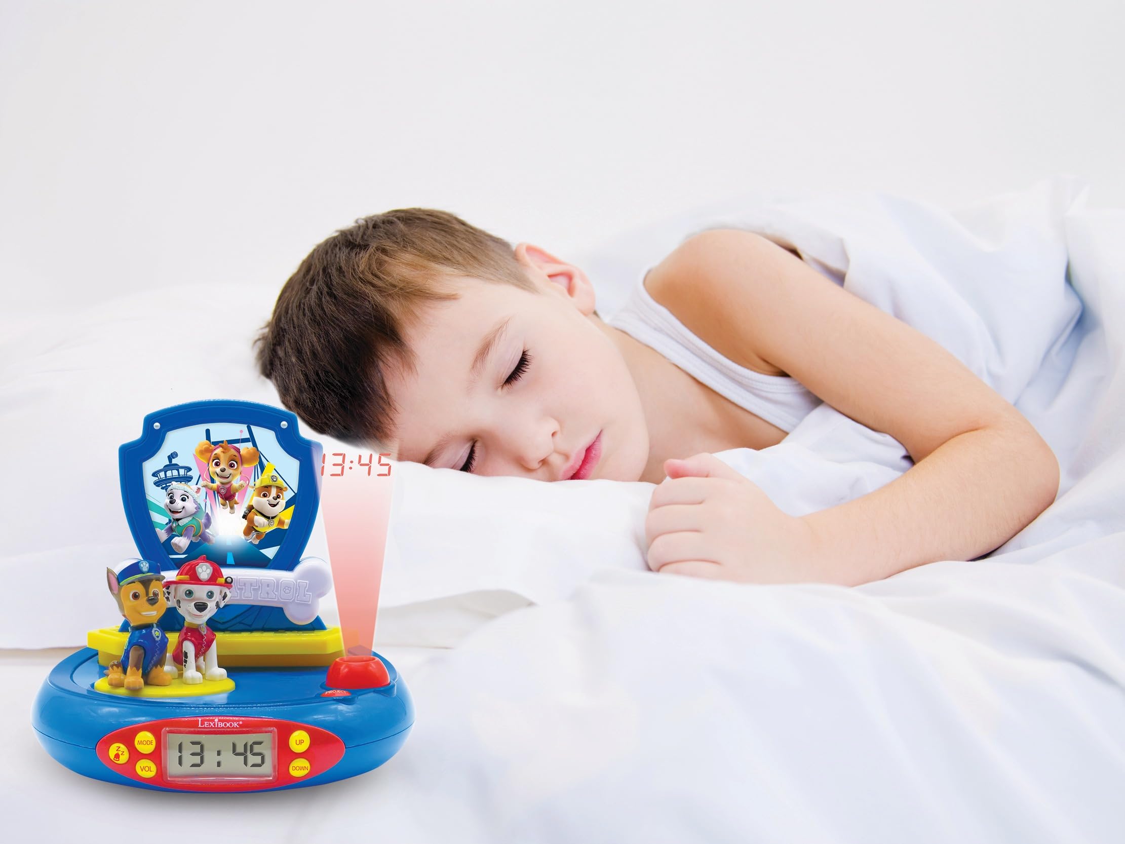 LEXIBOOK Paw Patrol La Patrulla Canina Chase Radio Reloj proyector, Luz de Noche incorporada, proyección de Tiempo en el Techo, Efectos de Sonido, Funciona con batería, Azul/Rojo, RP500PALXB