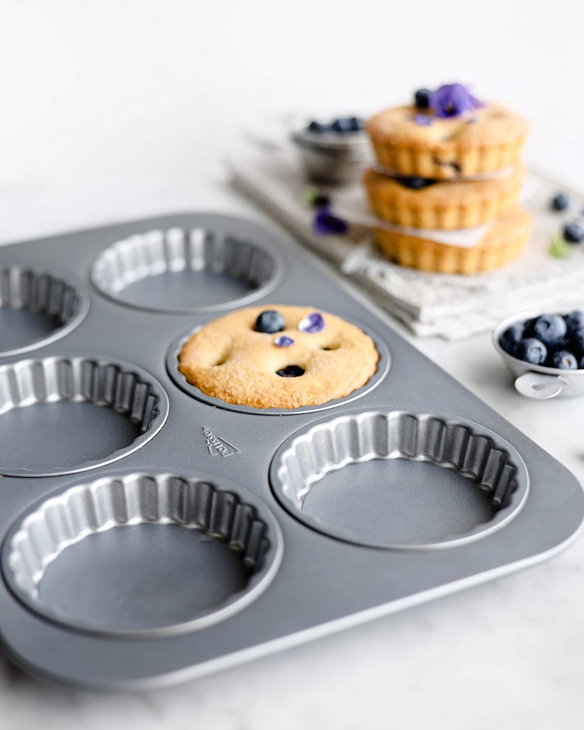 Patisse mini quiche pan 6-cavities, each 4" (10 cm), Non-Stick, Silver-Top series, Mettalic Gray