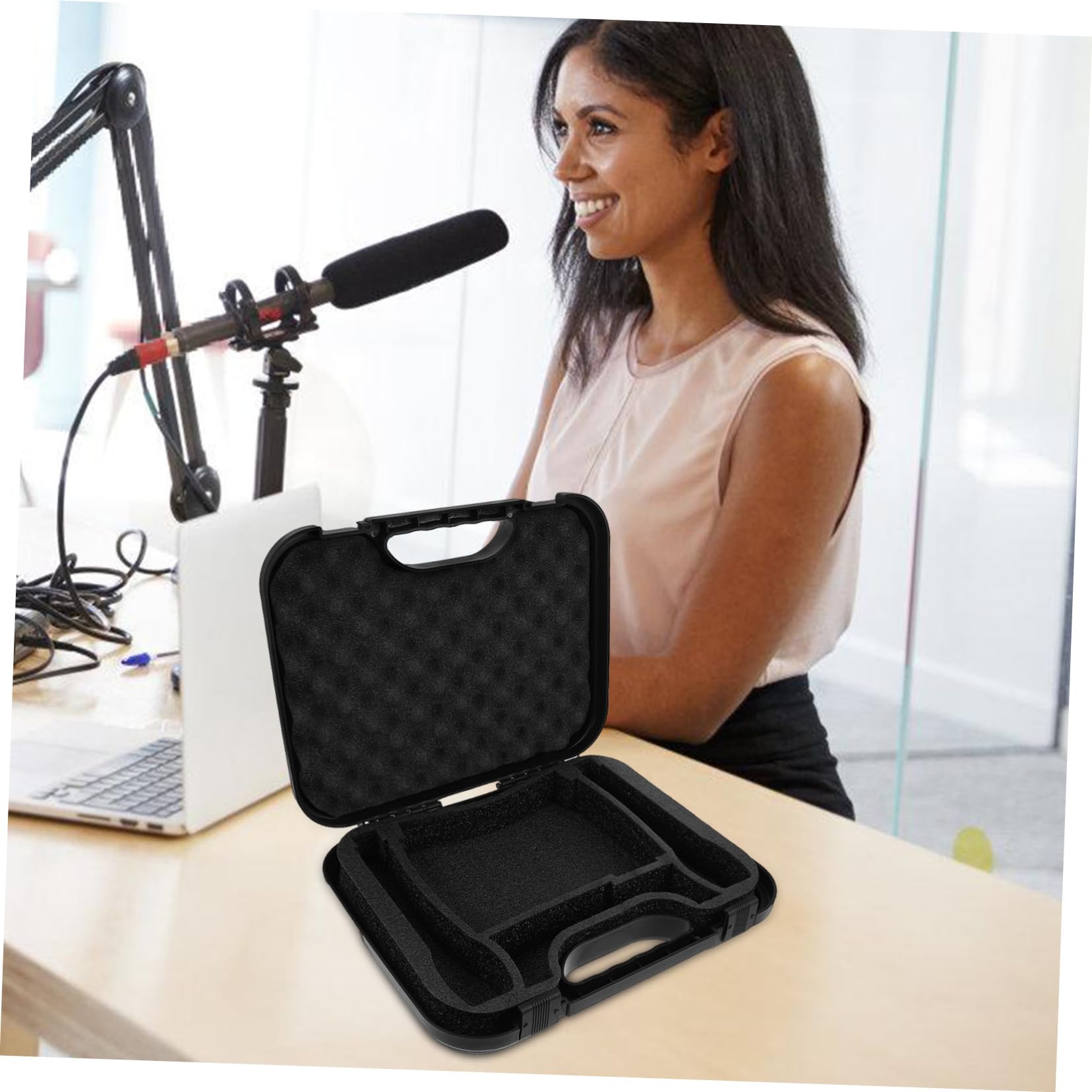 Yardwe Custodia Microfono in Plastica, Scatola Rigida con Interno Regolabile, Grande Capacità per Registrazione e Podcast, Accessori e Cavi