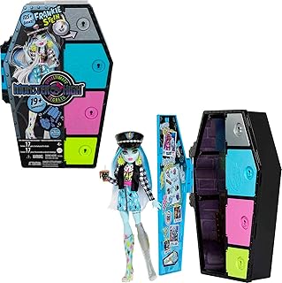 Monster High Doll and Fashion Set, Frankie Stein with Dress-Up Locker and 19+ Surprises, Skulltimate Secrets