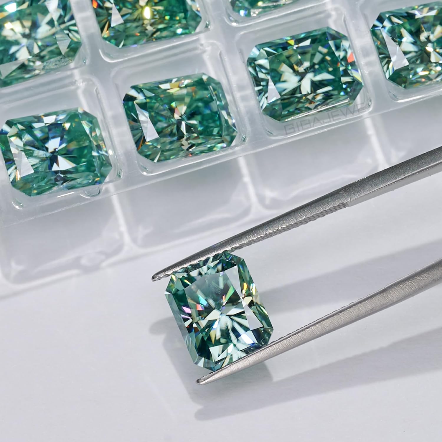 Moissanite 5x7mm 1.0ct VVS1 Blue Green Color Moissanite Radiant Excellent Cut Moissanite Loose Gemstones for Jewelry Making With Certificate