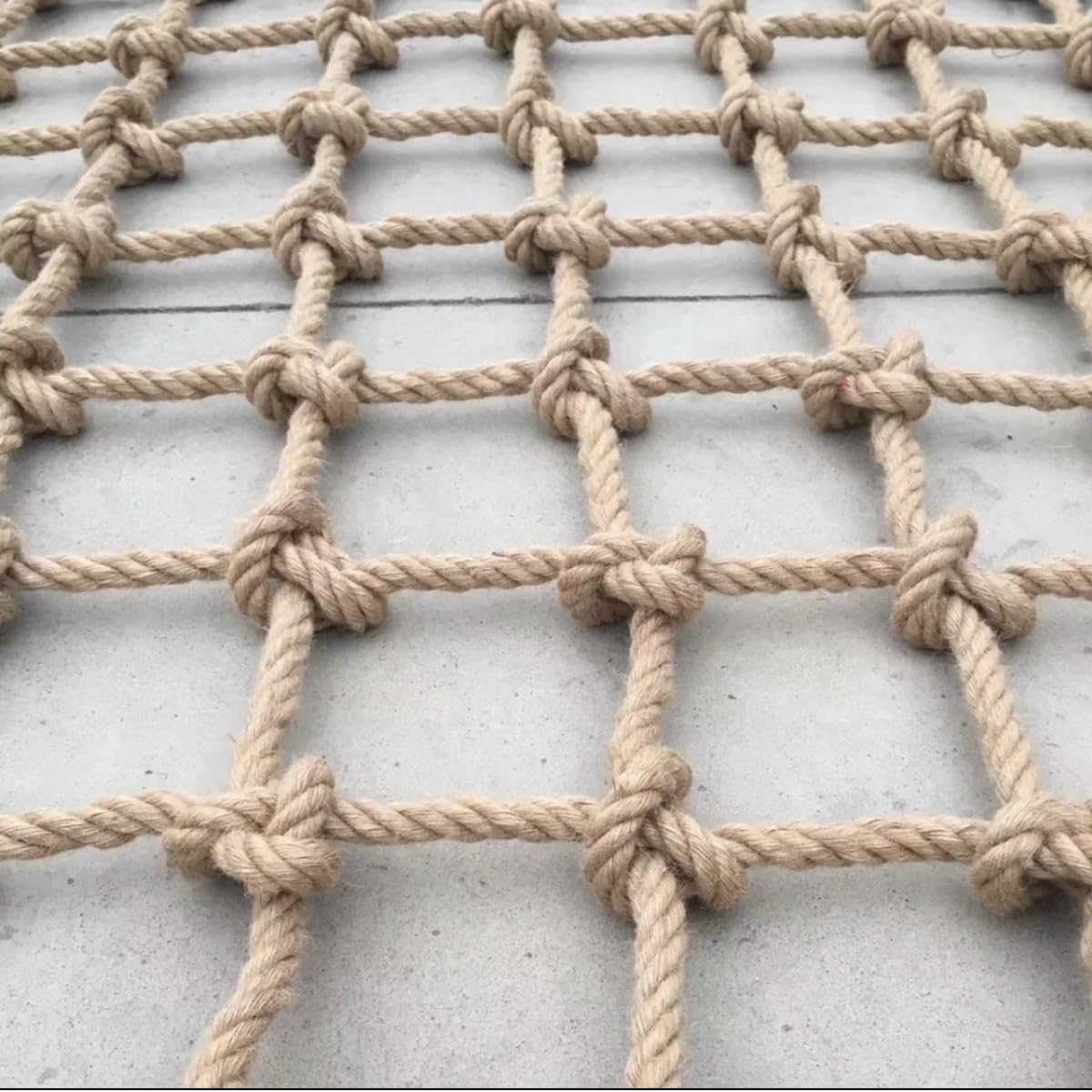 Bzpovb Square Mesh Jute Hemp Rope Nets For Safety And Decorative,Rope Ladder For Kids And Pet,Versatile Rope Net,Tree House Climbing Child Safety Stair Balcony Railing Prot(Size:2mx4m(6.5X13.1ft),Color:square Mesh)