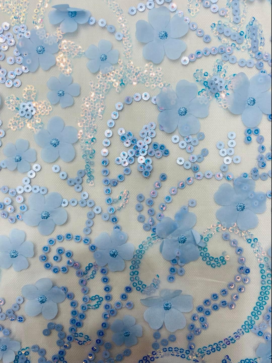 Floral Sequin Embroidered Mesh Lace Fabric with Sheer Base, Delicate Flower Pattern (蓝色)