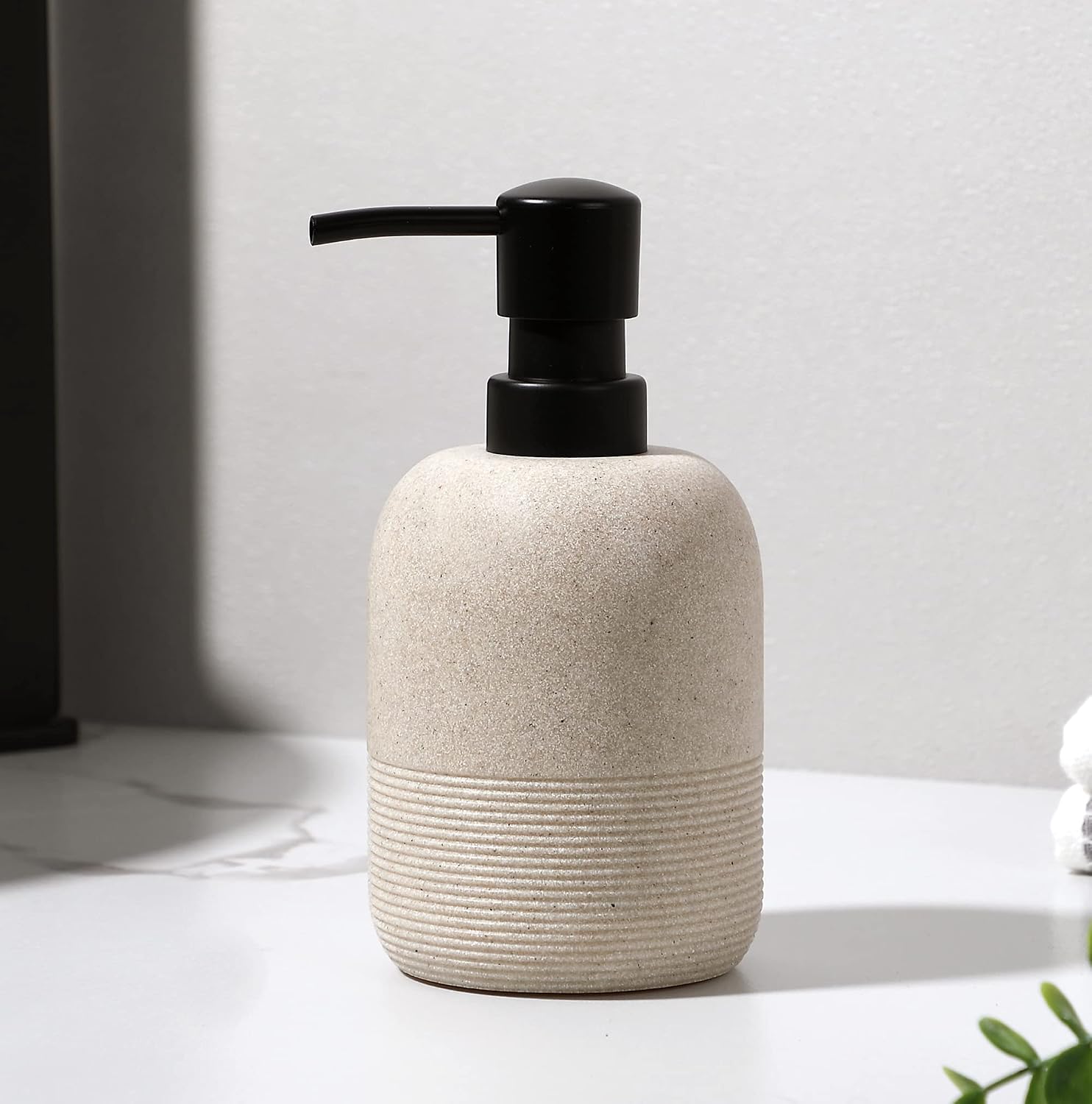 2pcs/Set Beige Soap Dispenser Sets,Resin Hand Soap Lotion Dispenser for Bathroom Countertop,Soap Dispenser for Kitchen Sink-10.6oz.