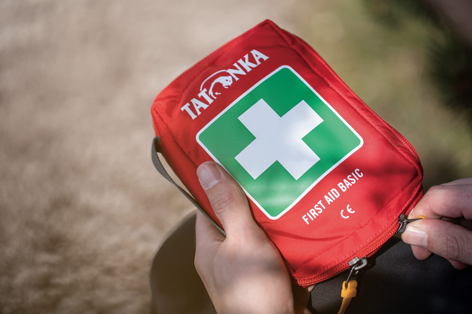 Tatonka First Aid Basic – zestaw pierwszej pomocy z zawartością – m.in. z kocem ratunkowym, listą kontrolną i ściągawkami do pierwszej pomocy – do aktywności na świeżym powietrzu, wędrówek – wymiary