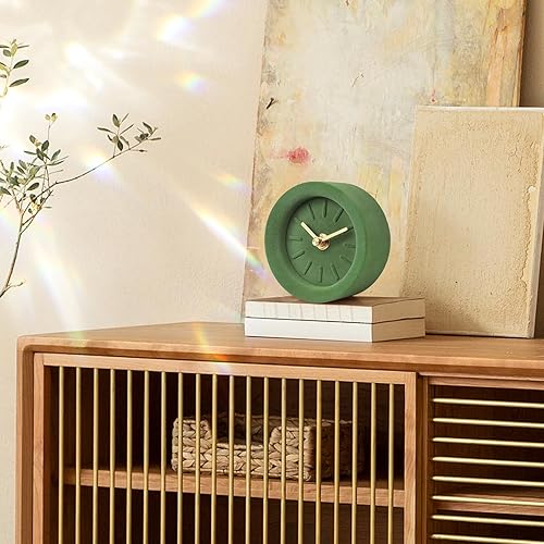 Miniatura 4 de Reloj analógico de escritorio pequeño, funciona con pilas, mesa retro verde flocado con cemento junto al estante, reloj analógico simple de mediados