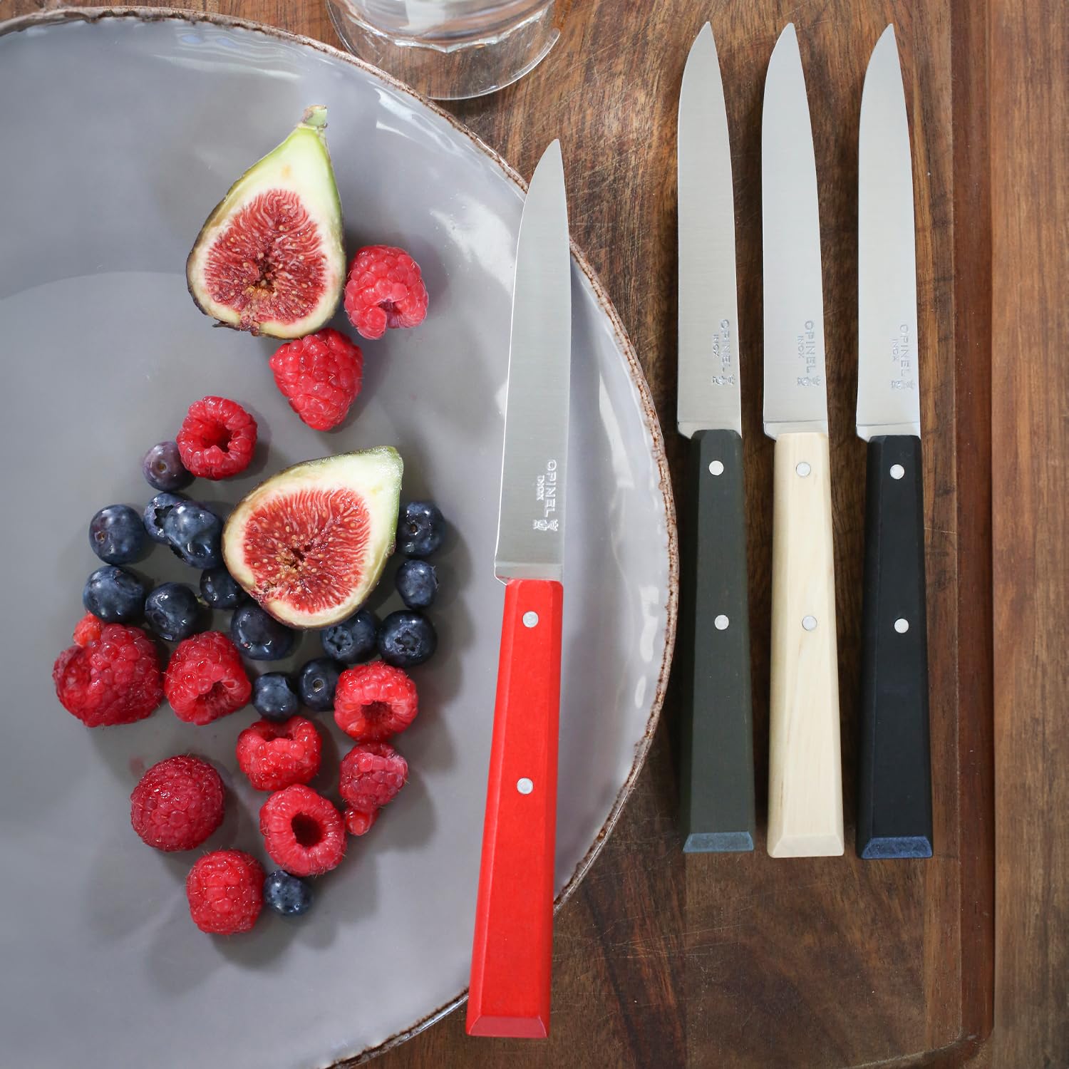 Opinel - Boîte de 4 Couteaux de Table N°125 Bon Appétit Loft - Lame Acier Inox - Manche Charme - Fabrication Française - Rouge, Noir, Bois Naturel et Poivre