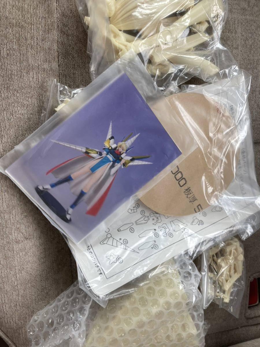 ガレージキット　完成品 Amazon | 牧紳一 まきしんいち フィギュア 1/4スケール 塗装済み