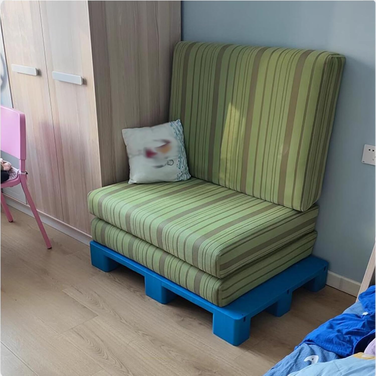 XPLKQXE Plastic Pallets for Basement Storage, Outside Waterproo-f Storage Pad, Easy to Stack Lightweight Floor Pallets Display, Flooring Room Supermarket Warehouse(Blue-100x50x13cm,1pcs)