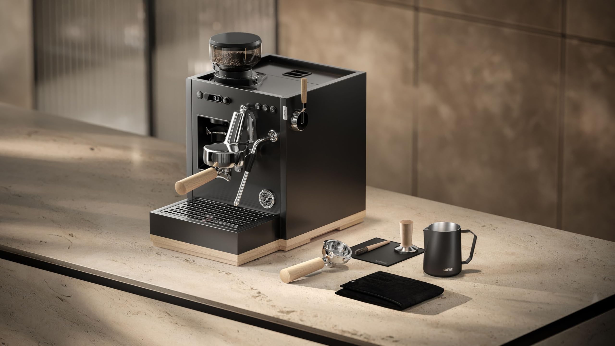 Loewe Macchina Espresso con Montalatte e Macinino, Estrattore 15 Bar, Tecnologia Termica Avanzata per Caffè Perfetto, Soluzione All-in-One