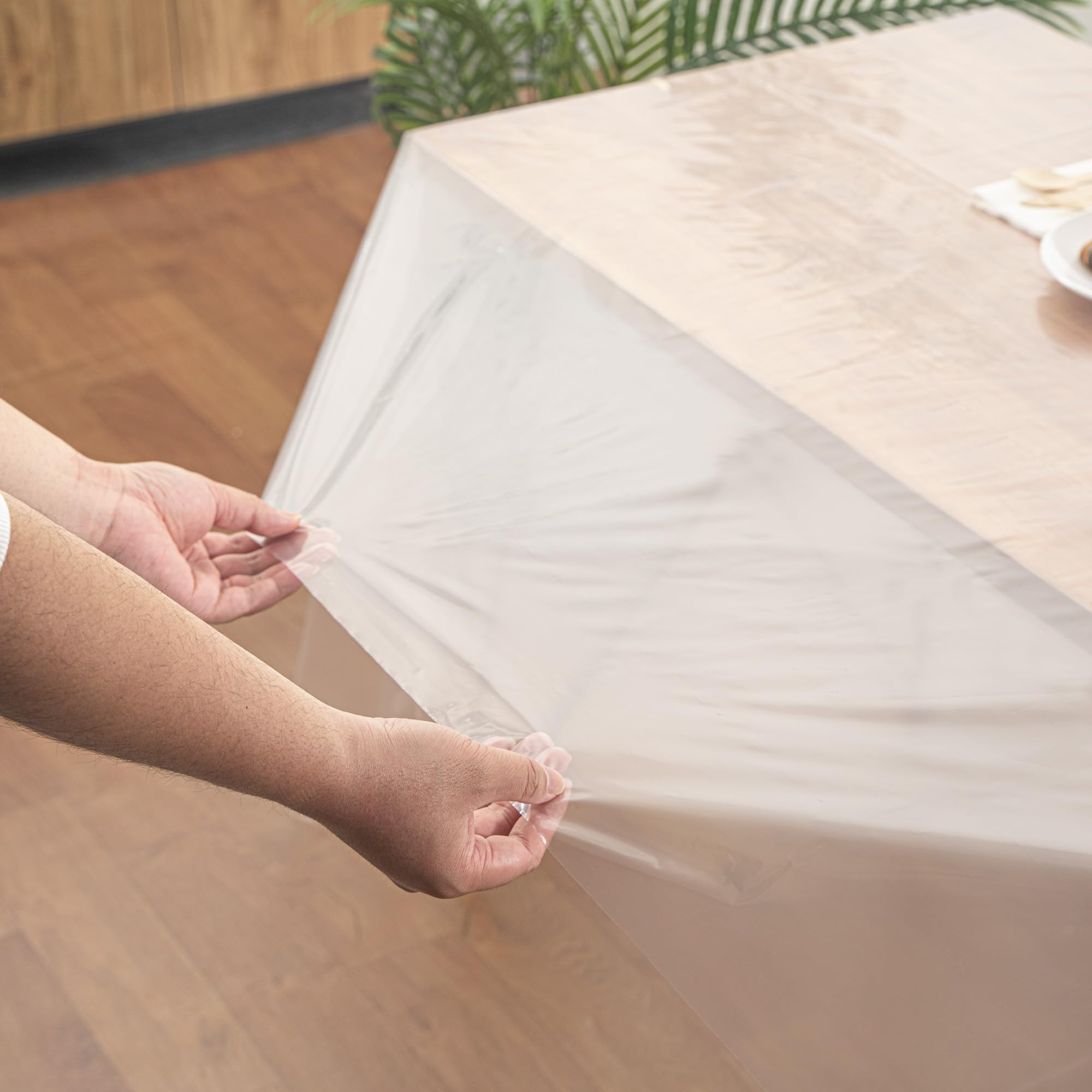 Restaurantware Tovaglia rettangolare usa e getta in plastica trasparente, 50 pezzi, 137 x 274 cm, impermeabile, per cene, feste, banchetti, matrimoni