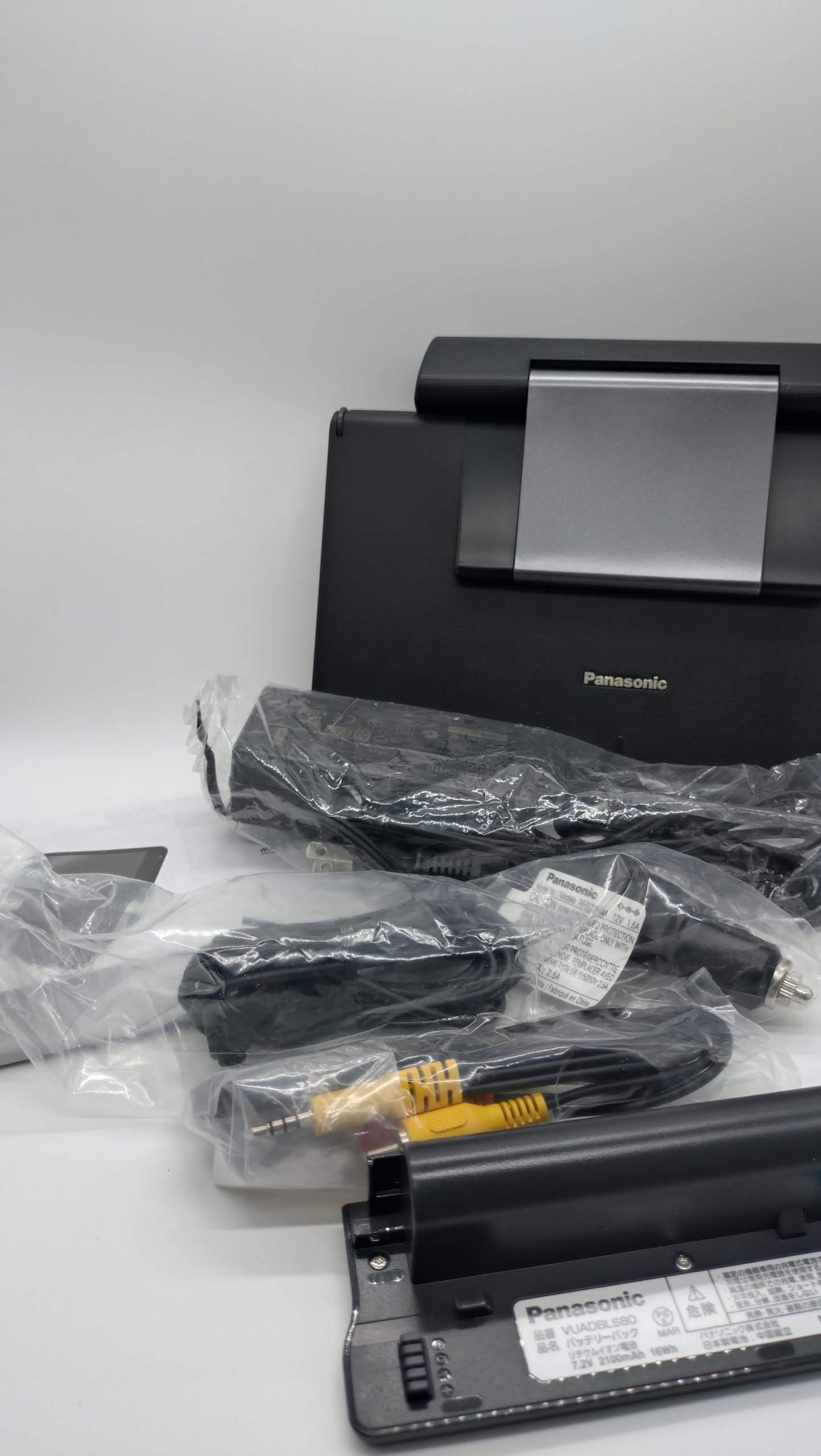 Amazon | パナソニック ポータブルDVDプレイヤー 8.5V型液晶搭載 DVD