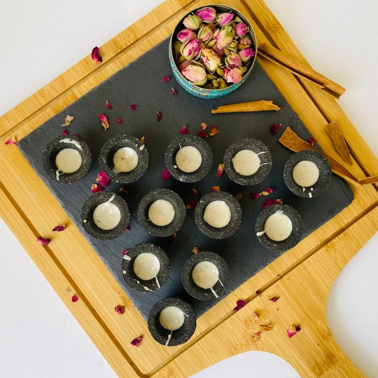 Bemzoin Incense Loban Lobhan Benzoin Resin Dhoop Dry - بخور بنزوين سامبراني مصنوع يدويًا بالطريقة التقليدية (Set Of 12 Cups)