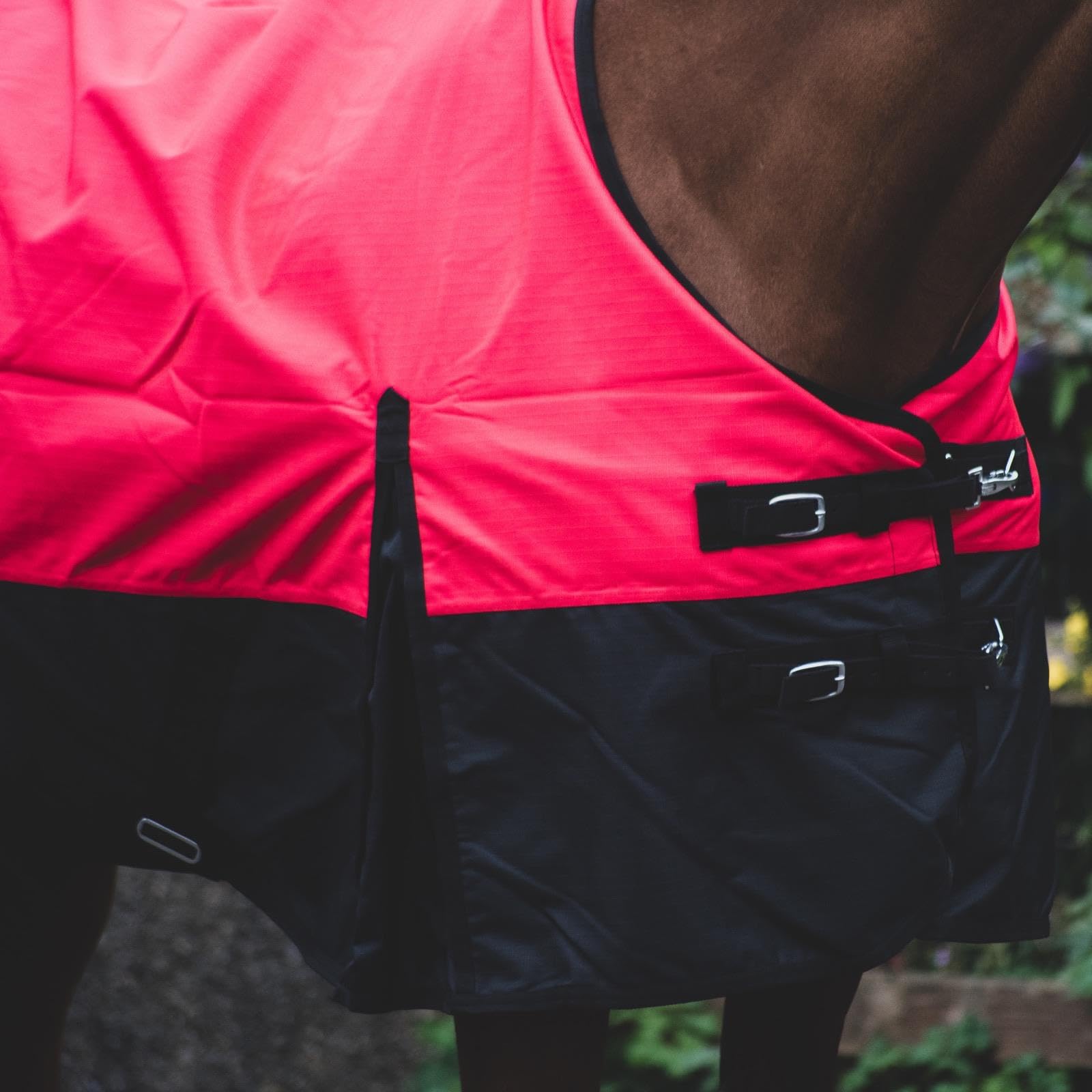 Equitack 1200D Winterdecke Pferd, 155cm | Regular Regendecke Pferd mit Fleece Lining | wasserdichte Outdoordecke Pferd | Red/Black