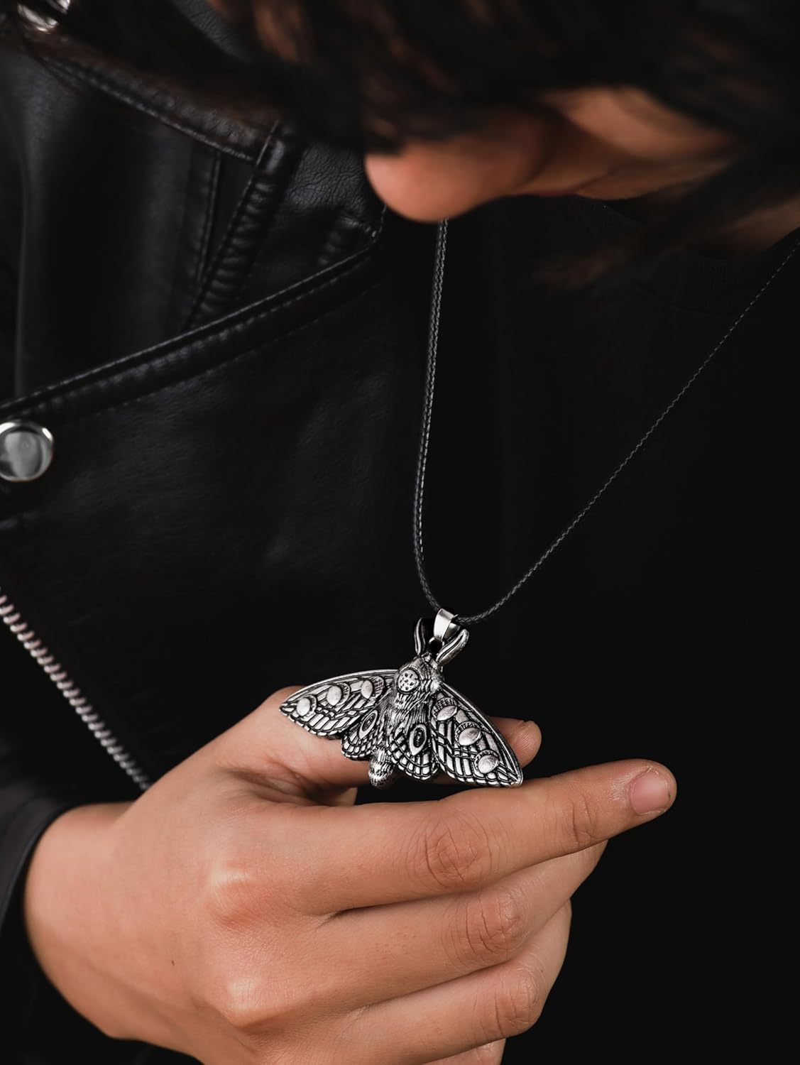 HAQUIL Moth Necklace, Moon Phase Moth Pendant, Wiccan Jewelry Gift for Women - Image 5