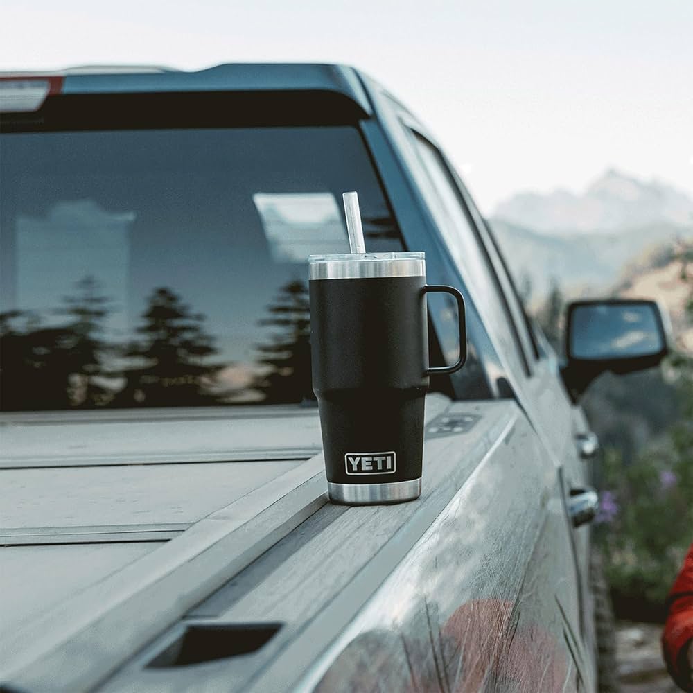 ☆新品未使用品☆YETI Rambler 25 ozストロー付き ブラックマグ YETI イエティ ランブラー 25オンス ストローマグ ストロー蓋