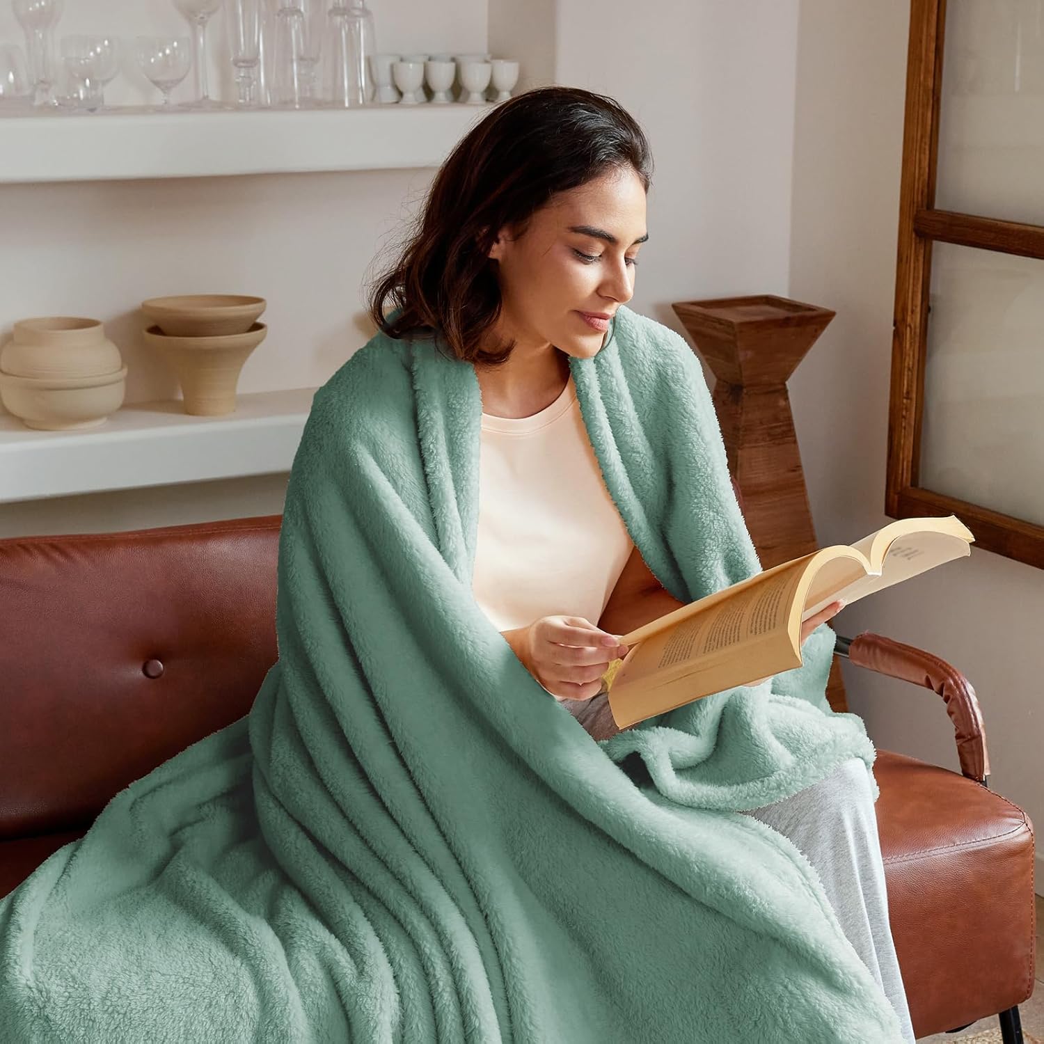 Exclusivo Mezcla King Size Blanket for Bed, Super Soft Velvet Plush Fleece Blankets, Fuzzy Cozy and Warm for Winter, 90x104 Inches, Celadon - Image 3