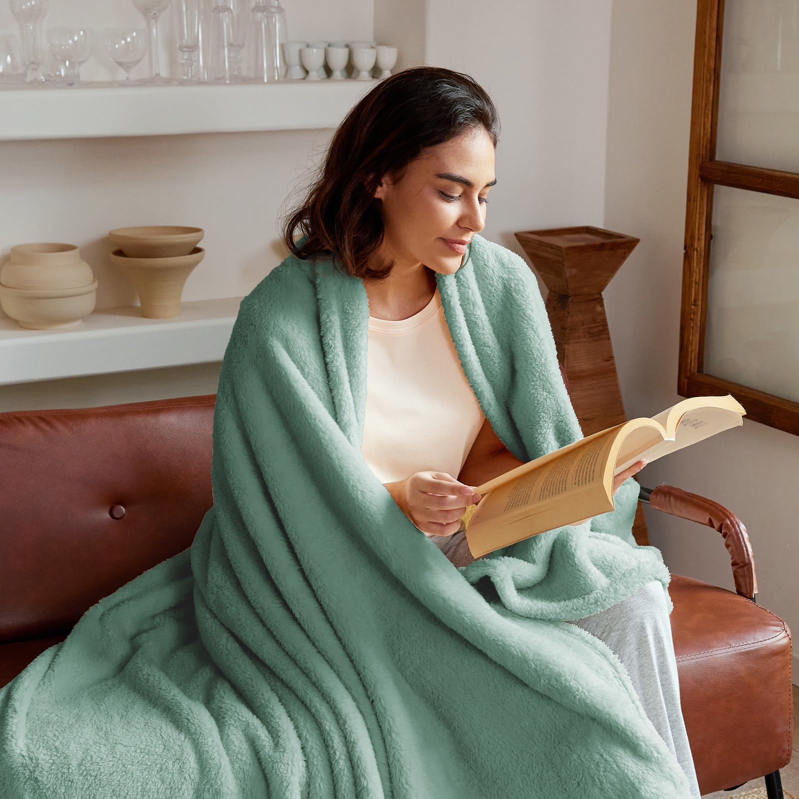 Exclusivo Mezcla Soft Fleece Throw Blanket for Sofa Super Soft Velvet Plush Blanket for Bed Fuzzy Cozy and Warm for All Seasons 127x152 CM - Image 4