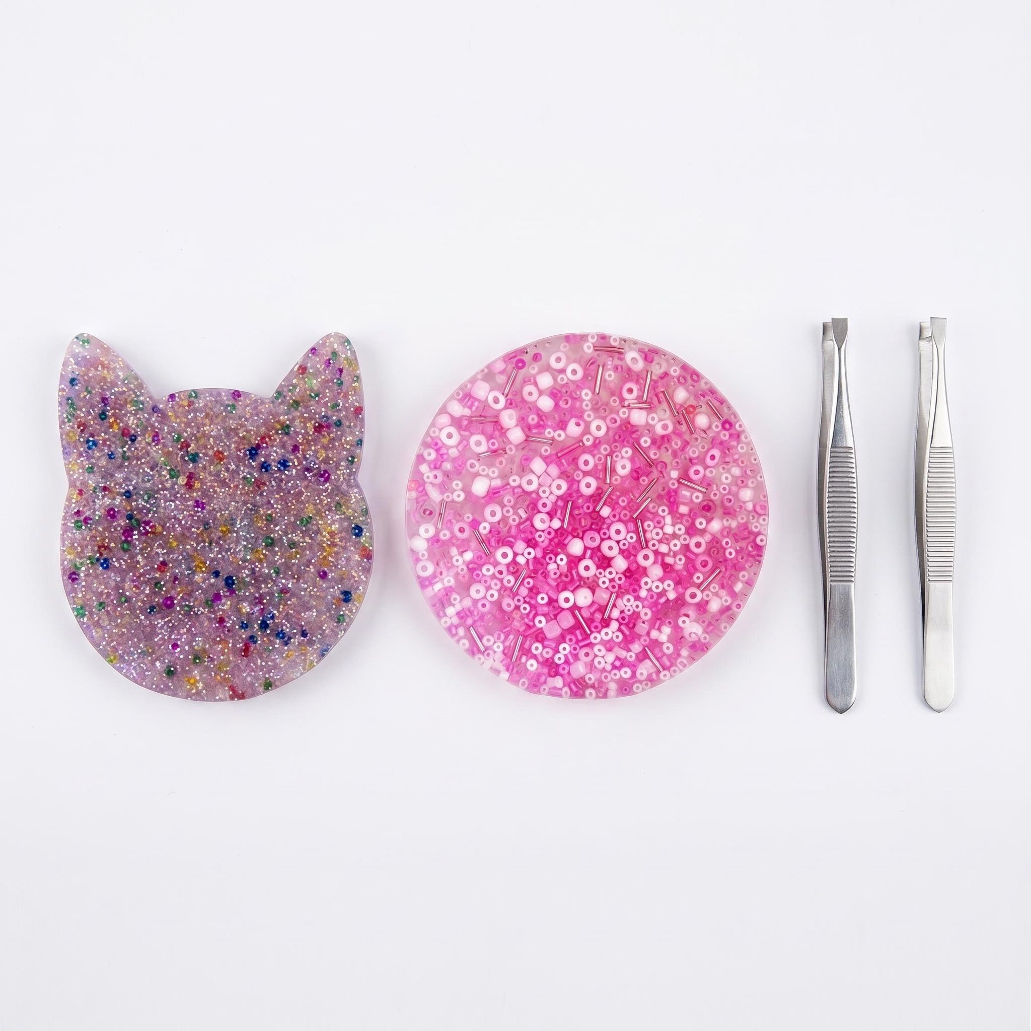 2 Pack Picky Pad Sensory Fidget Set 8.5cm Glitter Cat and Round Shape Stress Relief Pads Reusable Habit Support Accessories for Focus Calm Desk Accessory for Adults