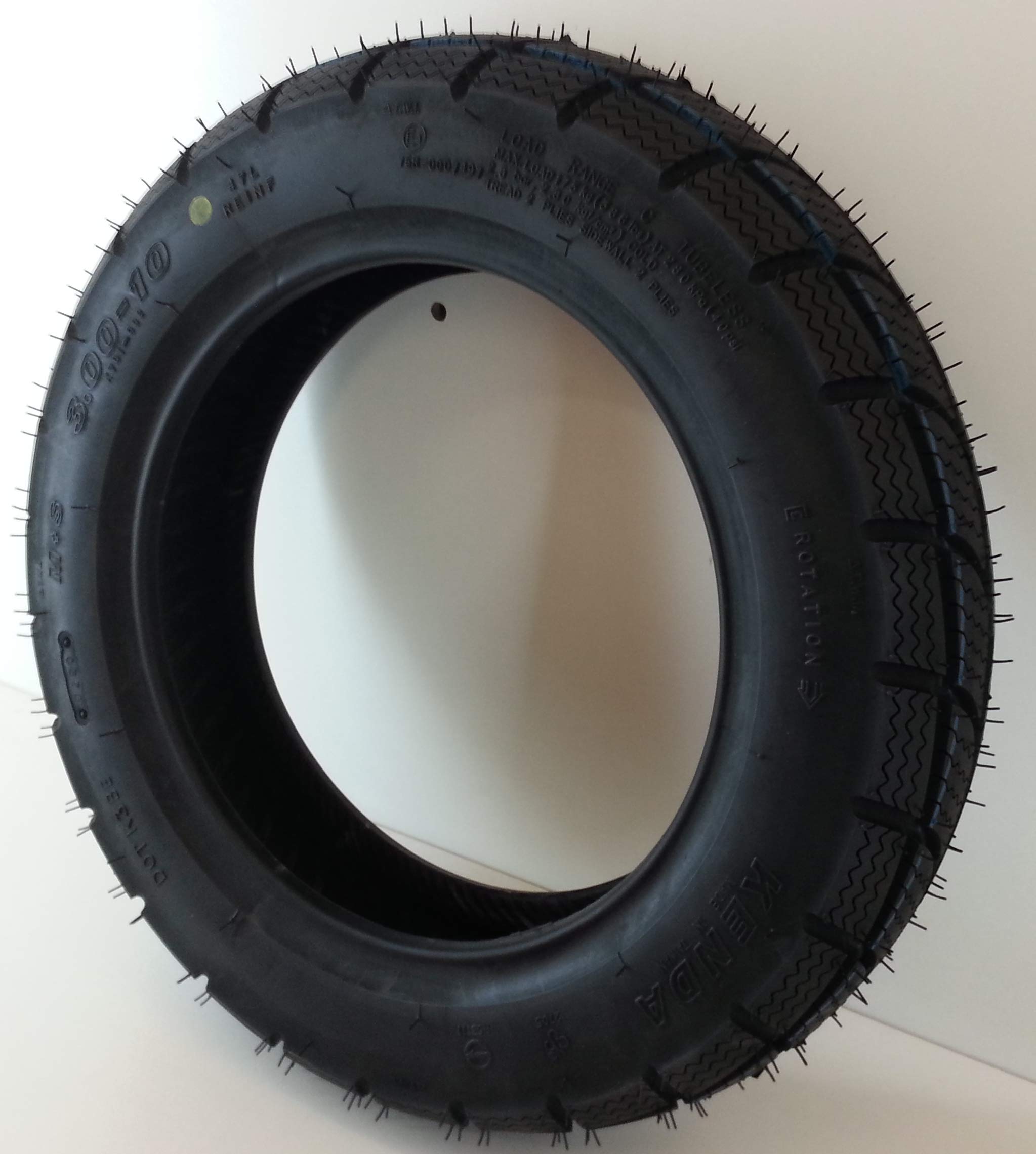 1 Copertone pneumatico 3.00-10 47L M+S tubeless rinf. compatibile con vespa 50-125 a marce