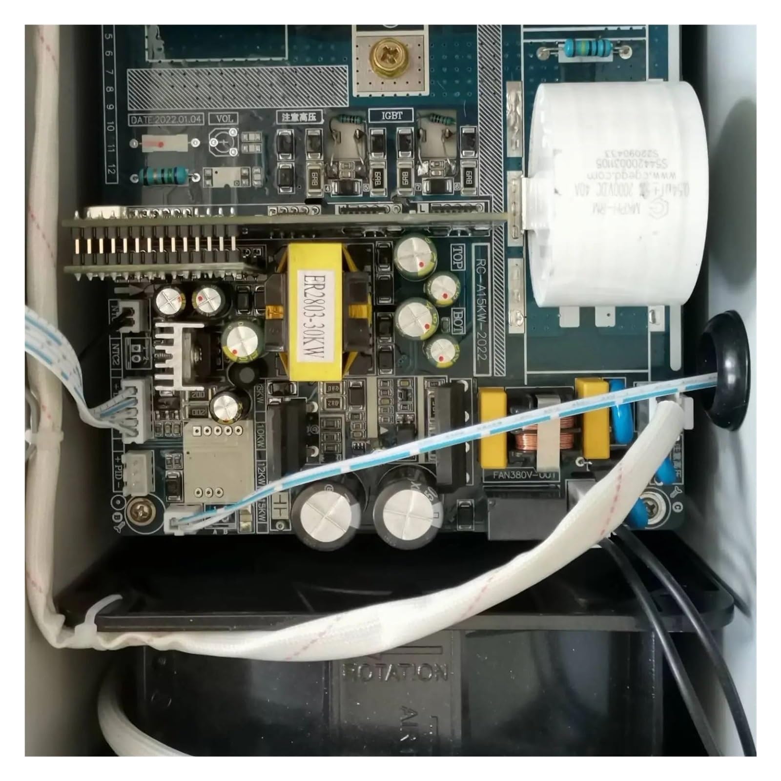 Przemysłowa Elektromagnetyczna Nagrzewnica Indukcyjna O Mocy 10 KW Do Ogrzewania Rur Gazowych I Plastikowych Wydajne Ogrzewanie