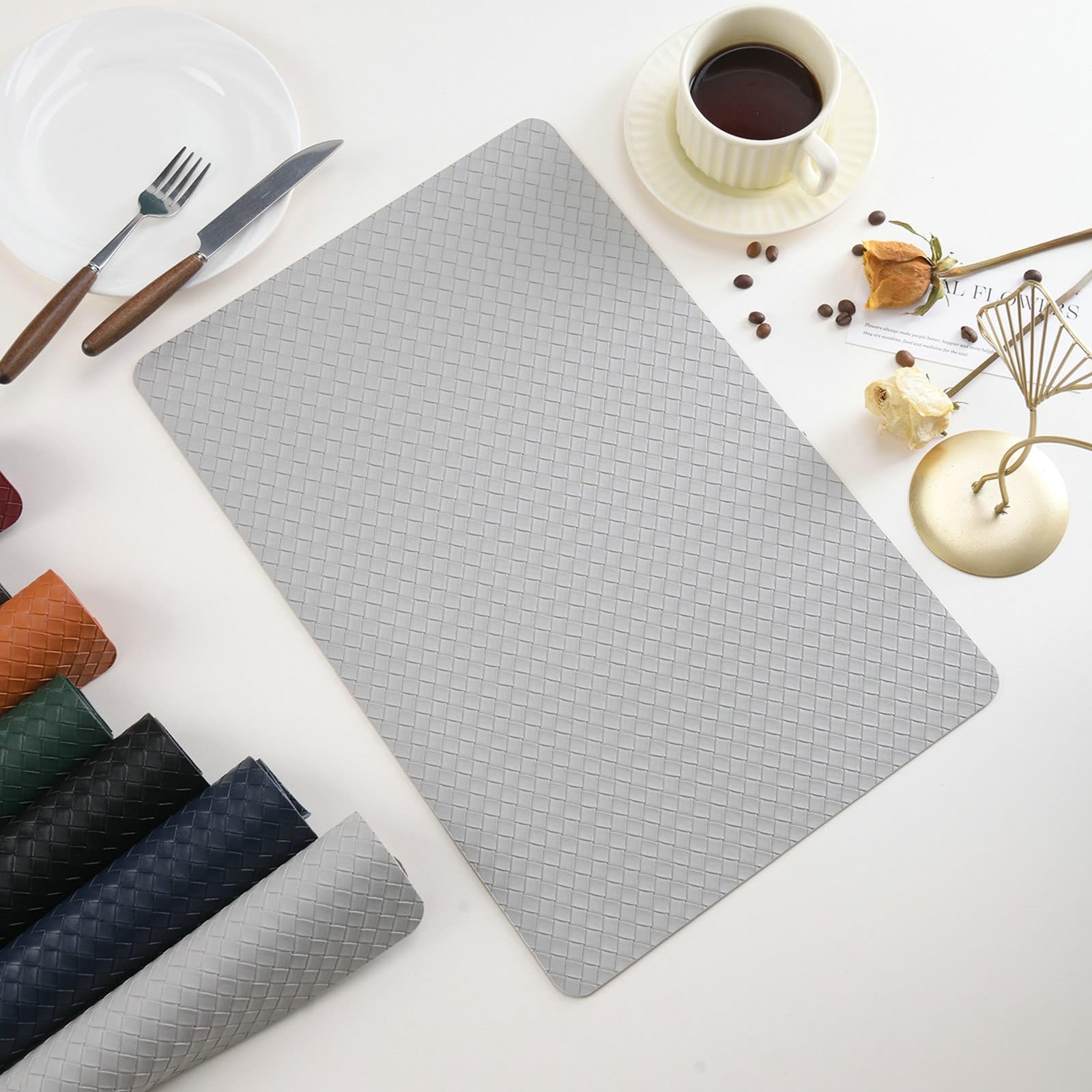 Platzsets Lederoptik Geflochten, Rechteckig Tischmatte Hellgrau 30x45cm für Küche Speisetisch, 10 Stück Tischset Modern