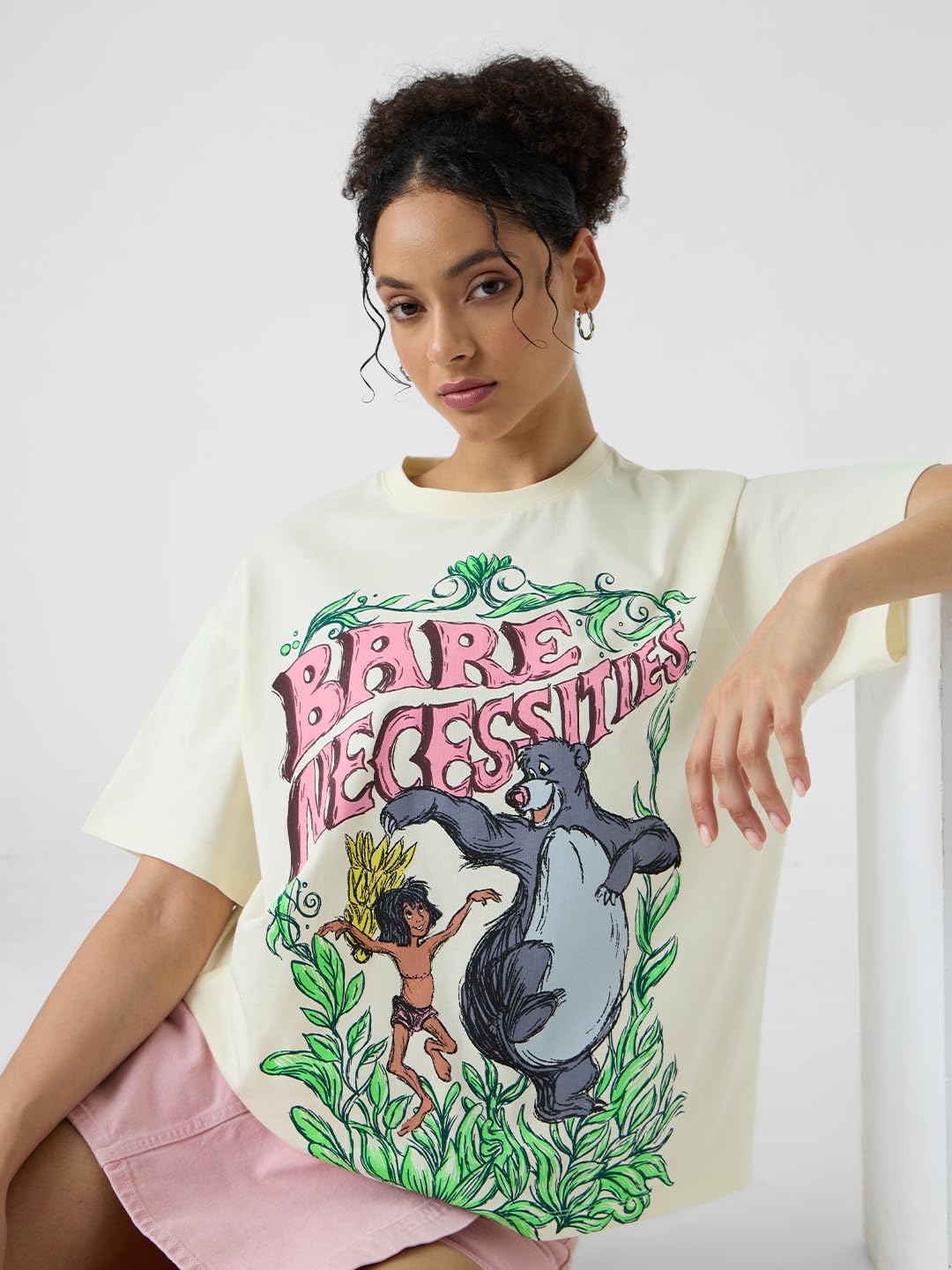 The Souled Store Camiseta oficial Disney: Bare Necessities Mujeres y Niñas Manga Corta Cuello Redondo Blanco Impresión Gráfica Algodón Oversize Fit Camiseta Disney Old Retro Cartoon 90s con tema