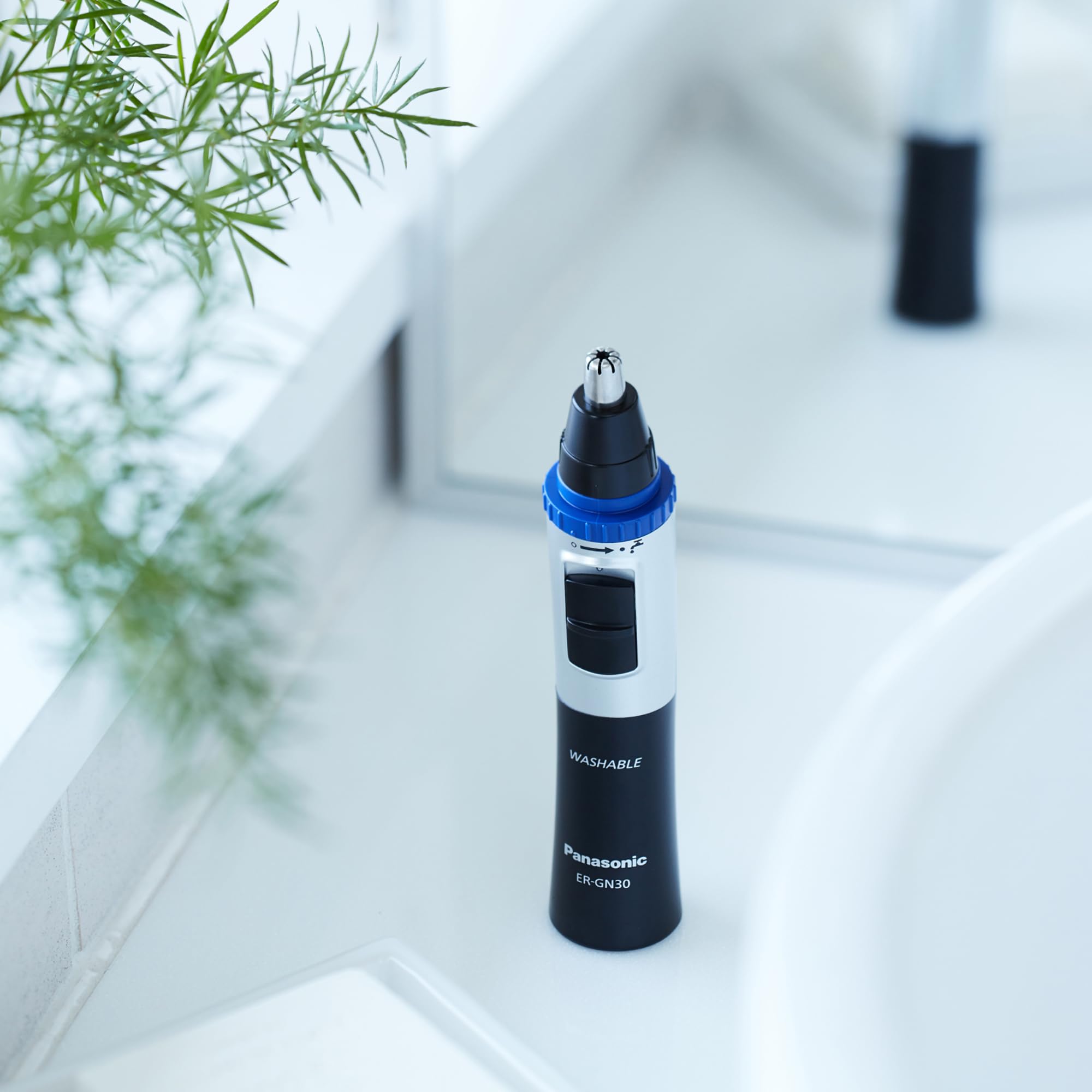 Panasonic - Personalcare ER-GN30-K503 | Tondeuse Multi - NezOreillesSourcils Coupe de précision Alimentation sans fil Fonctionne avec piles Wet & Dry Noir