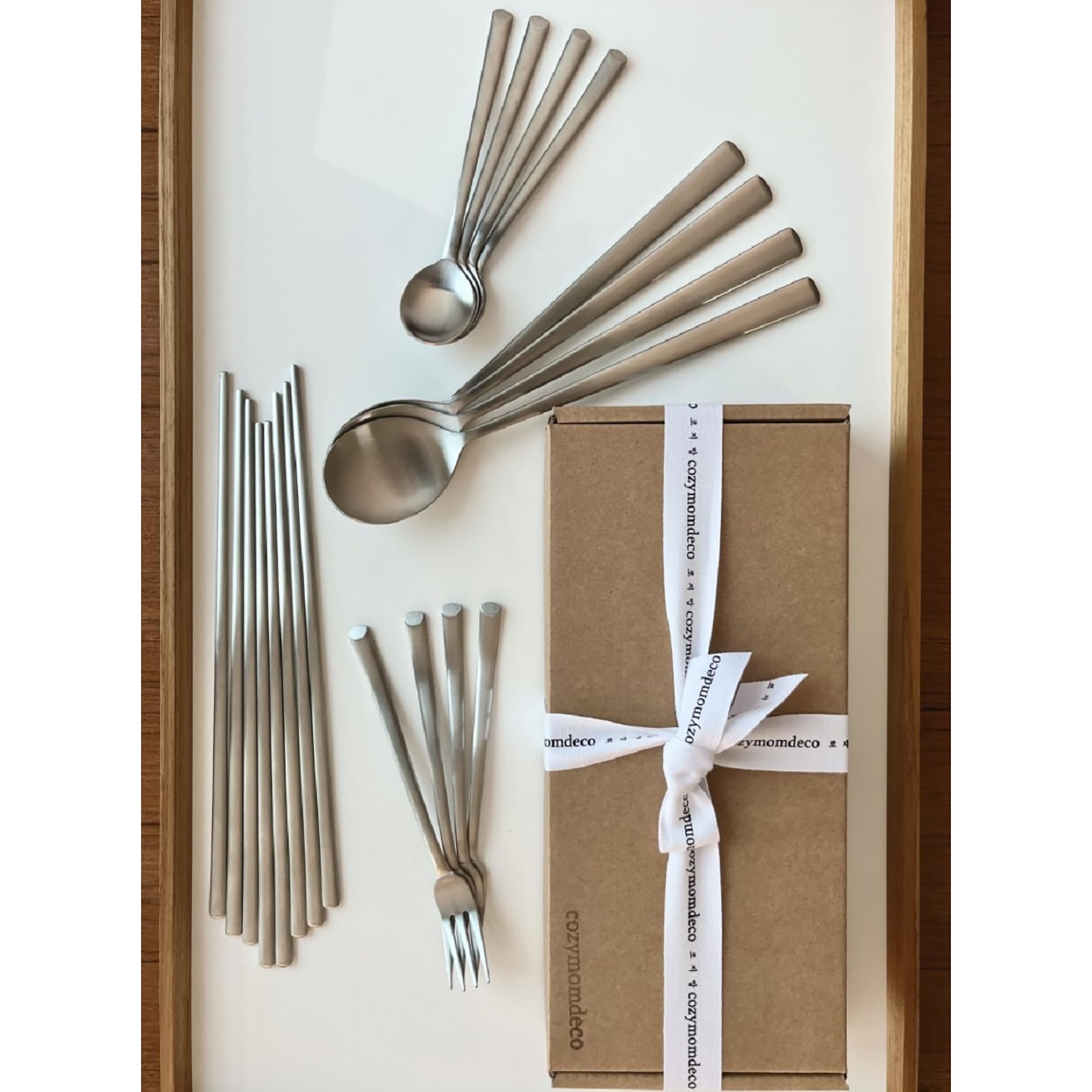 Bapmoo Korean Spoons Set – 6 Stainless Steel Spoons With Engraved Happy Faces, 8.26 Inch Long Handles