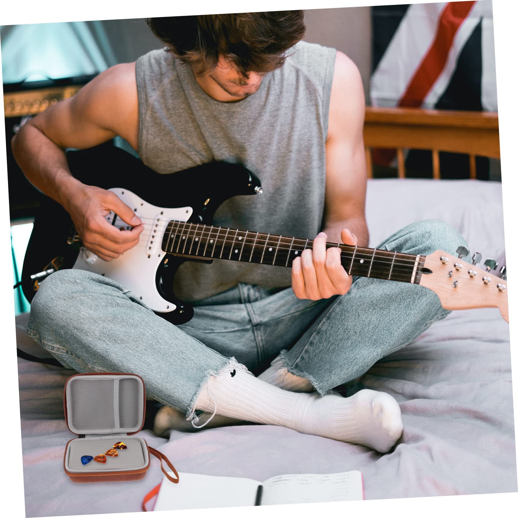 Yardwe Portable Guitar Pick Holder Bag Durable Zippered Acoustic Electric Plectrum Storage Pouch for Easy Access and Guitar Cases and Pockets