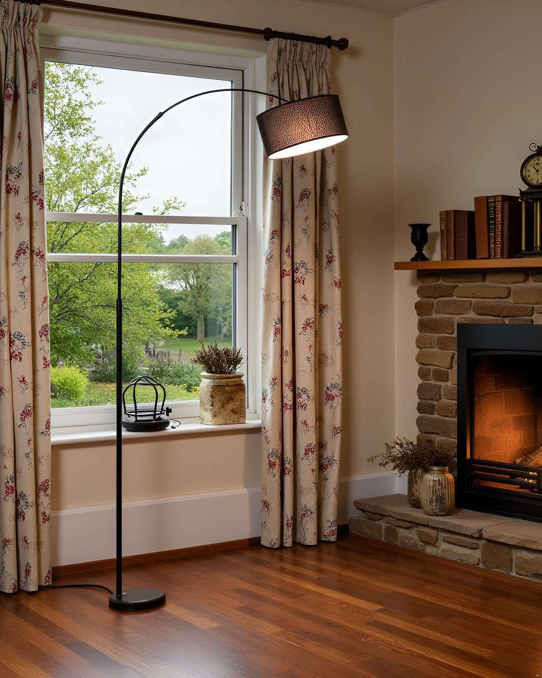BEL AIR HOME - Lampada da Terra CAPRI | 126 cm Altezza Regolabile | Design Elegante per Interni | Adatta per Bulbo E27, Moderna (NERO)